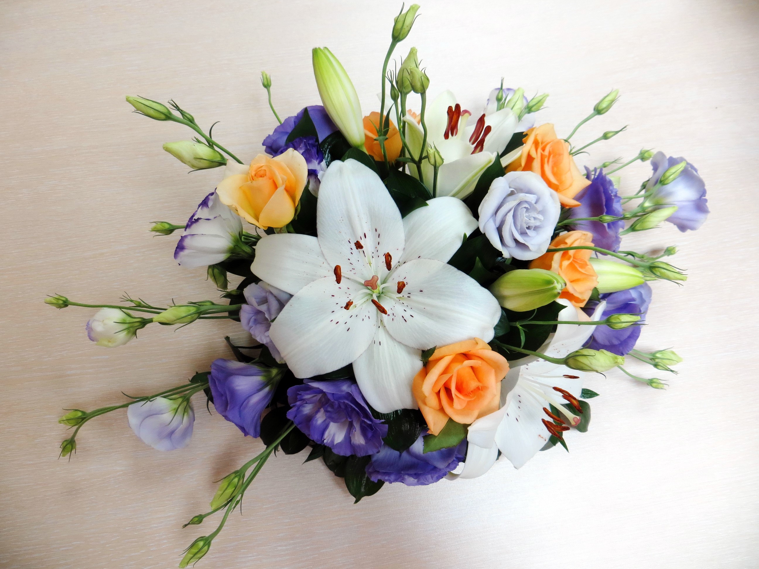 Bouquet of Roses, Lilies, and Eustoma flowers HD Wallpaper