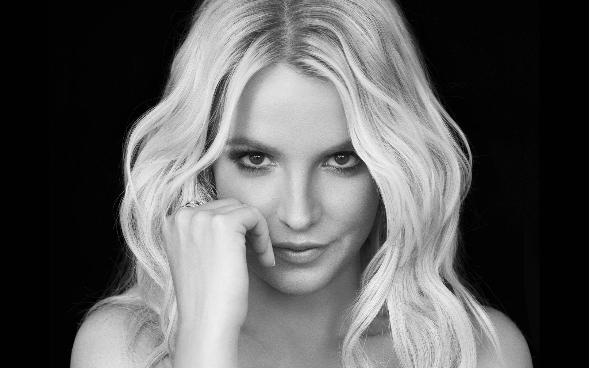 Britney Spears black and white portrait HD Wallpaper