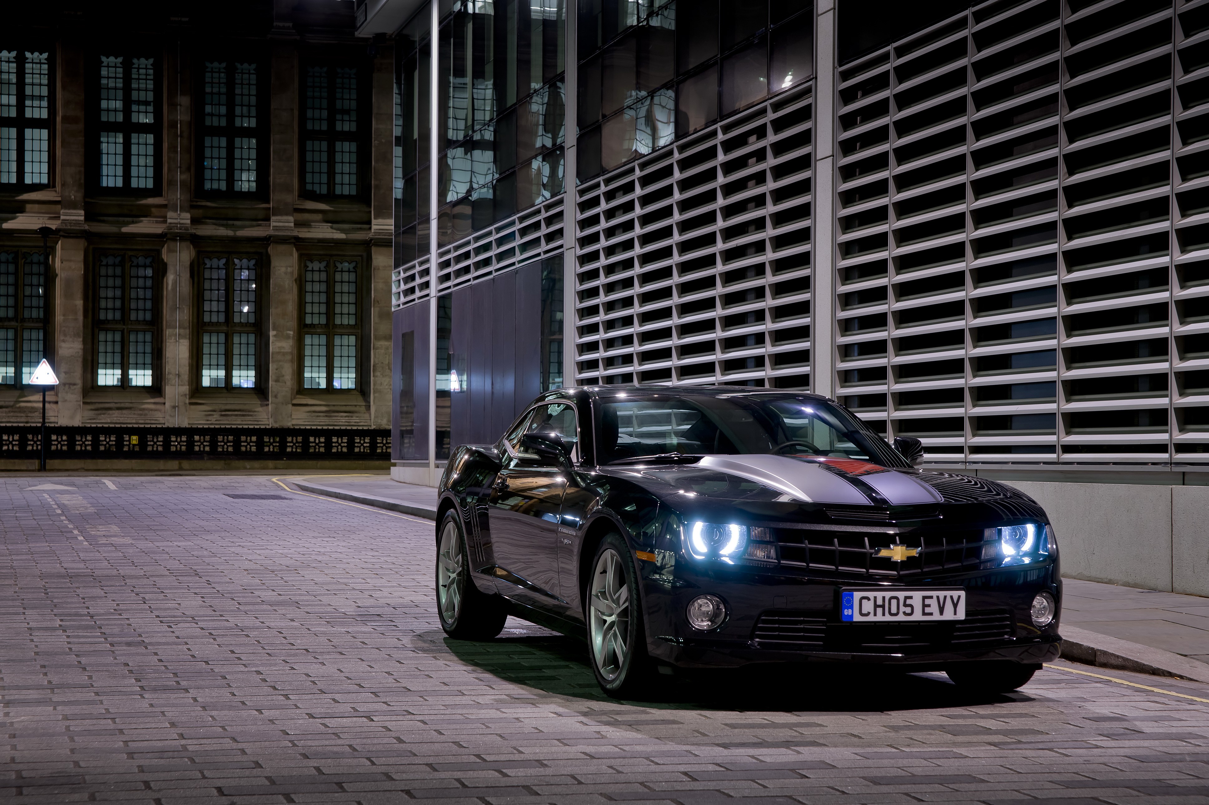 4K 2012 Chevrolet Camaro RS Night Street HD Wallpaper