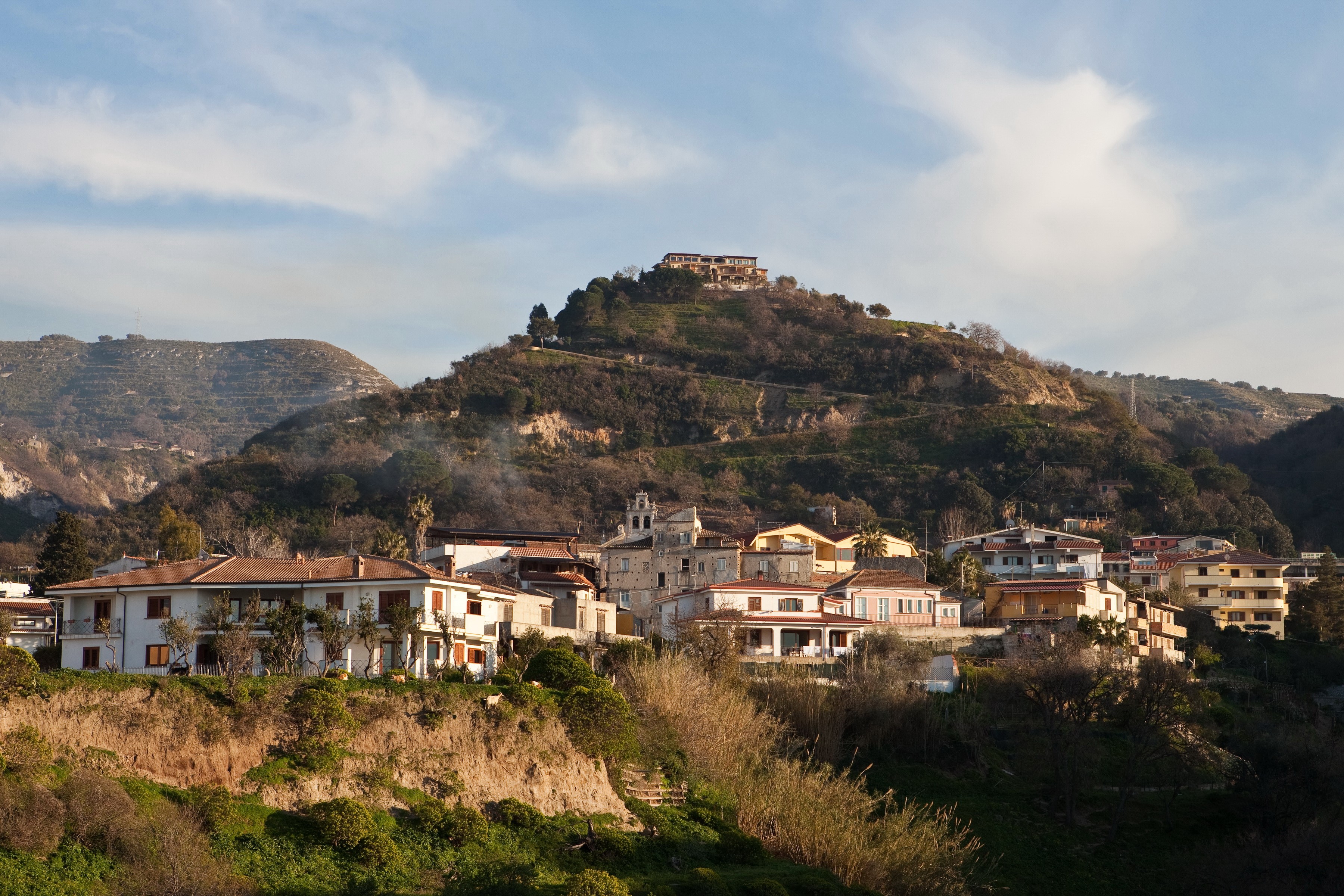 Houses on a hillside in Tropea, Italy HD Wallpaper