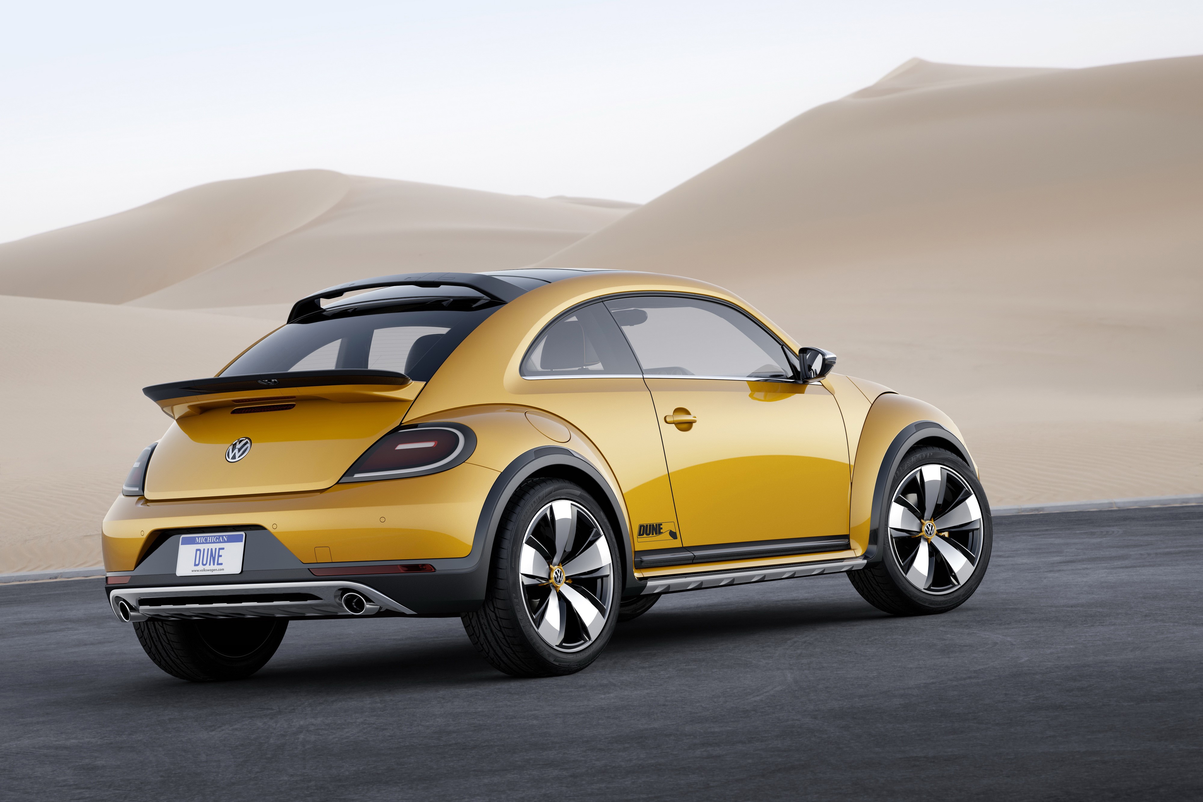 4K 2014 Volkswagen Beetle Dune back view HD Wallpaper