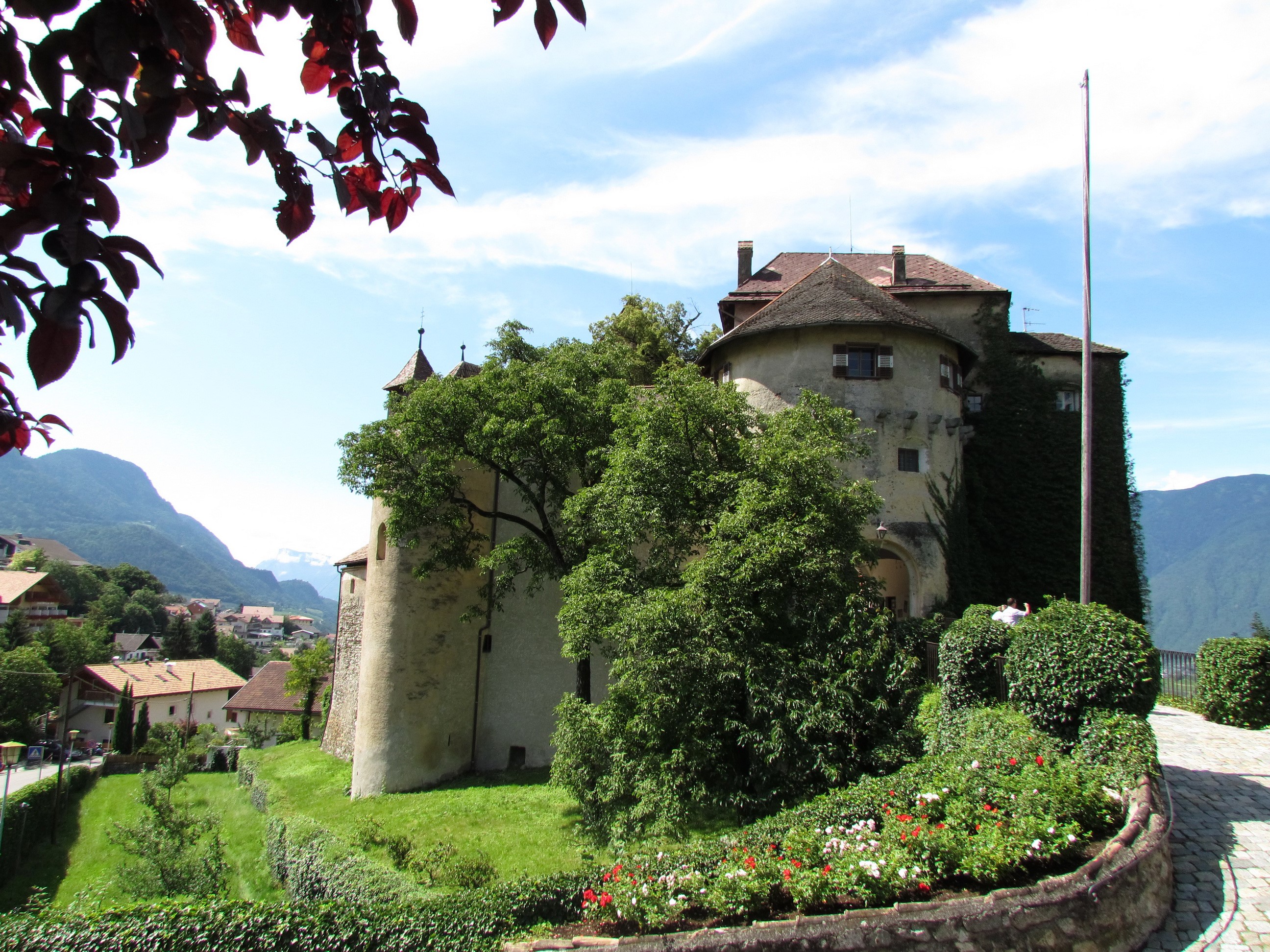Schenna Castle in Schenna, Italy HD Wallpaper