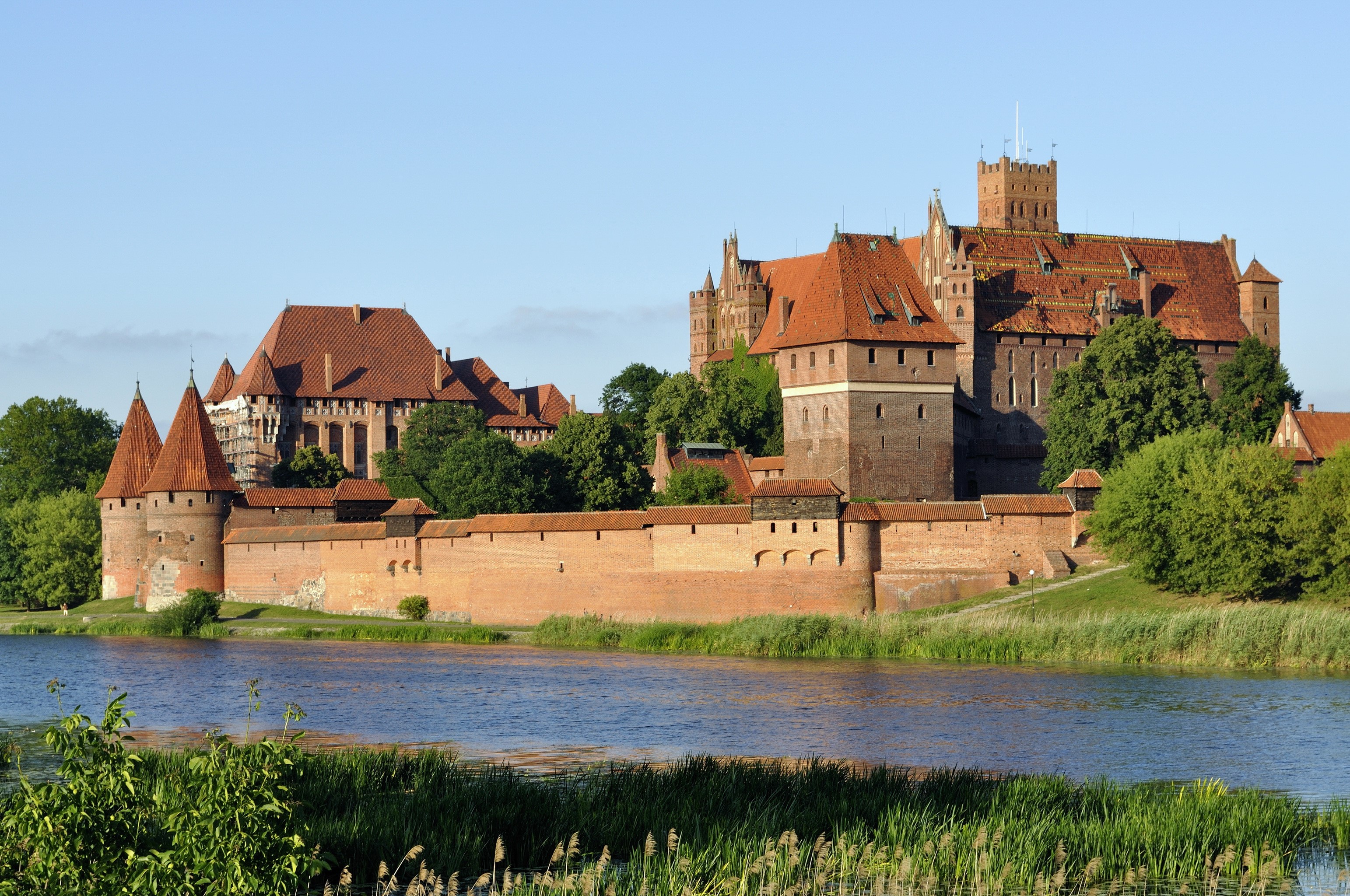 Malbork Castle on the Nogat River in Poland HD Wallpaper