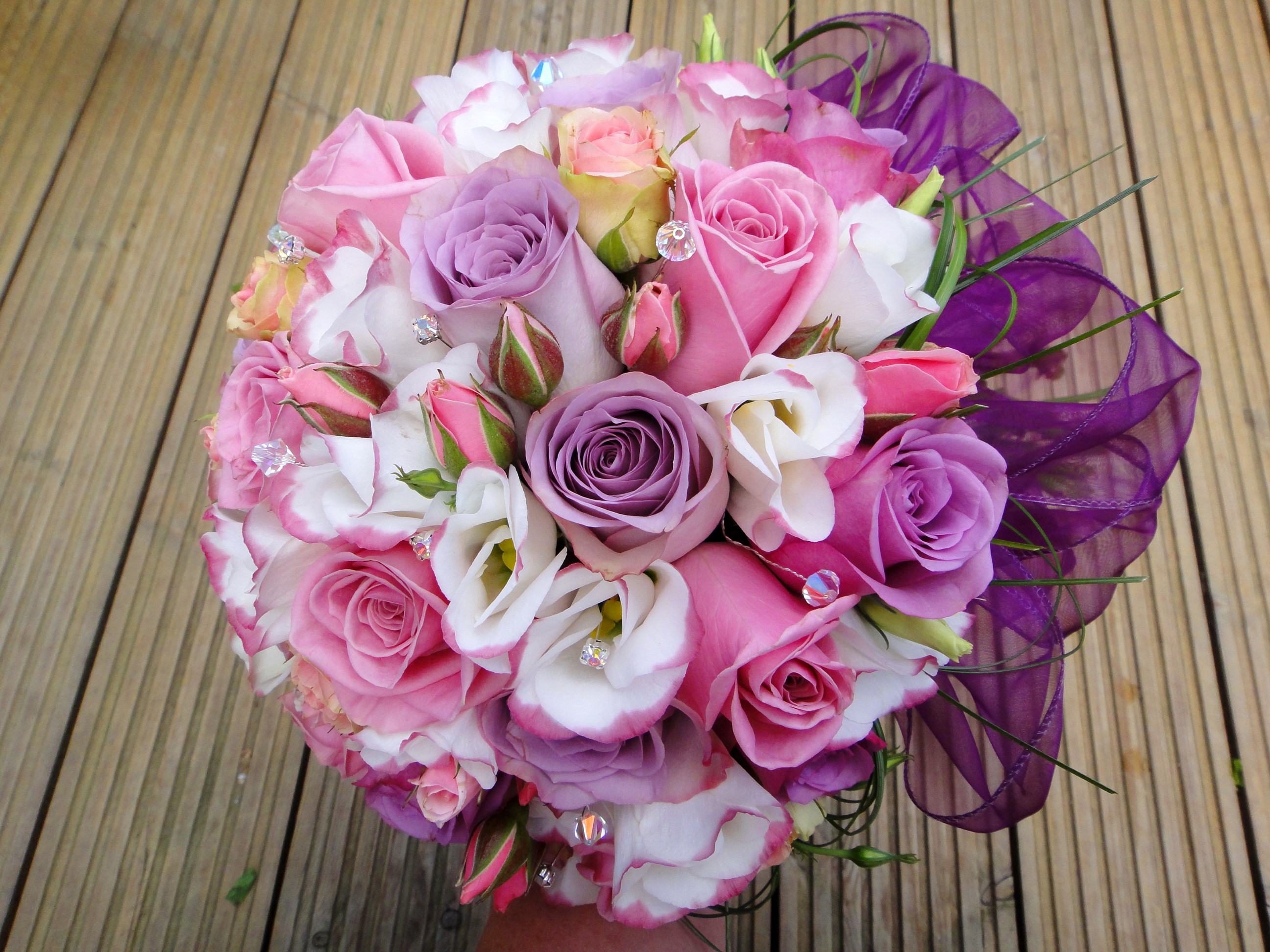 Pink and purple rose and eustoma bouquet with purple ribbon HD Wallpaper
