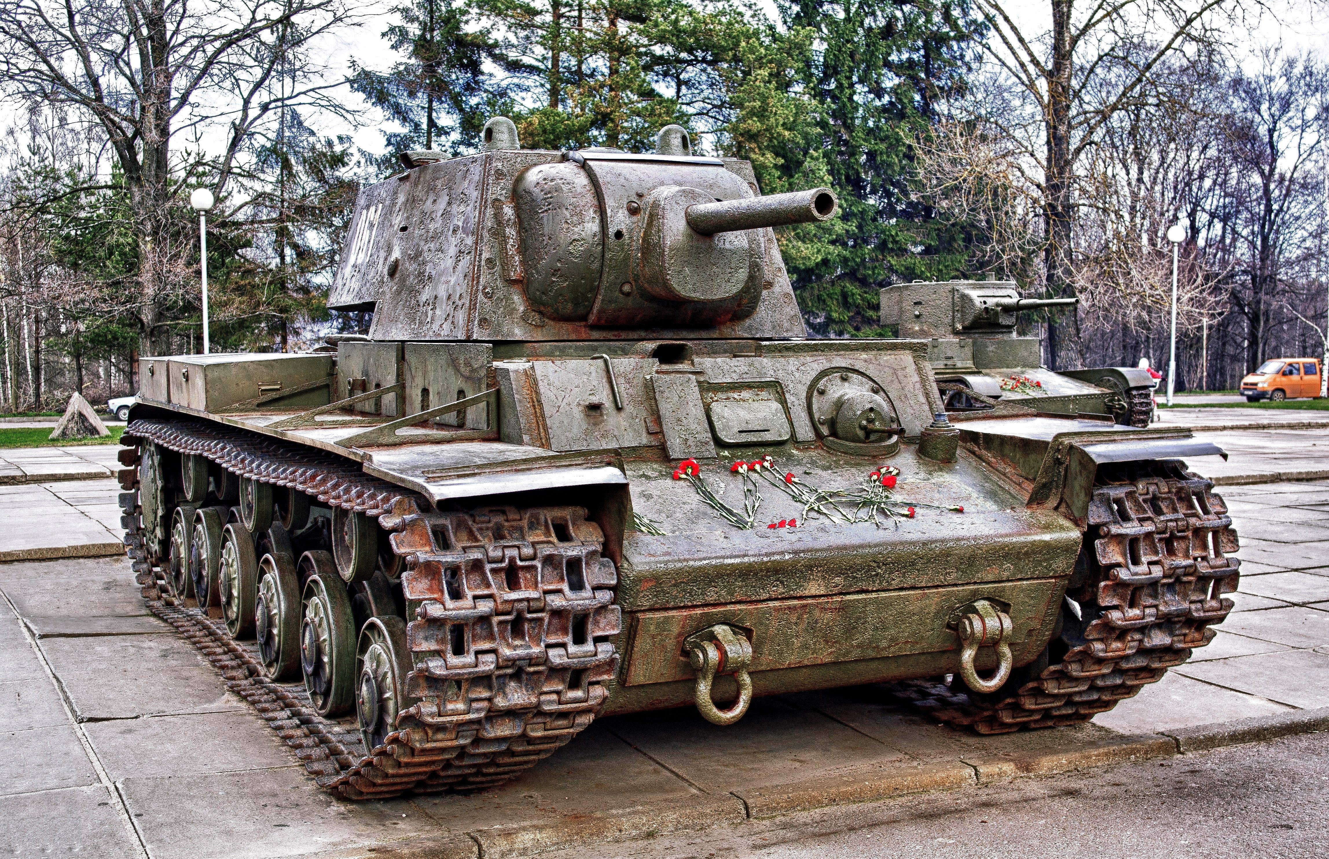 Soviet SU-100 Tank Destroyer Monument HD Wallpaper