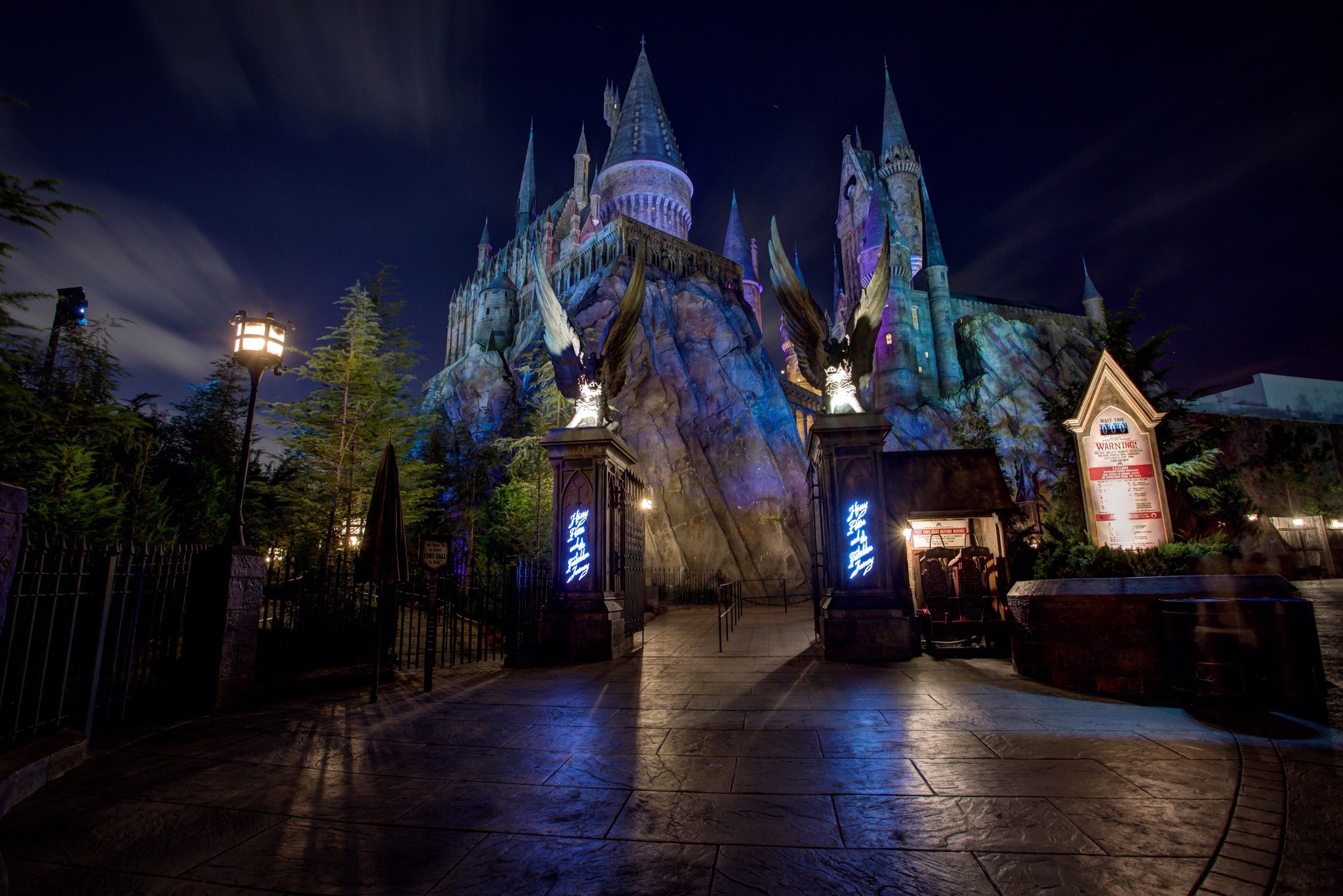 Hogwarts Castle at Universal Studios at Night HD Wallpaper