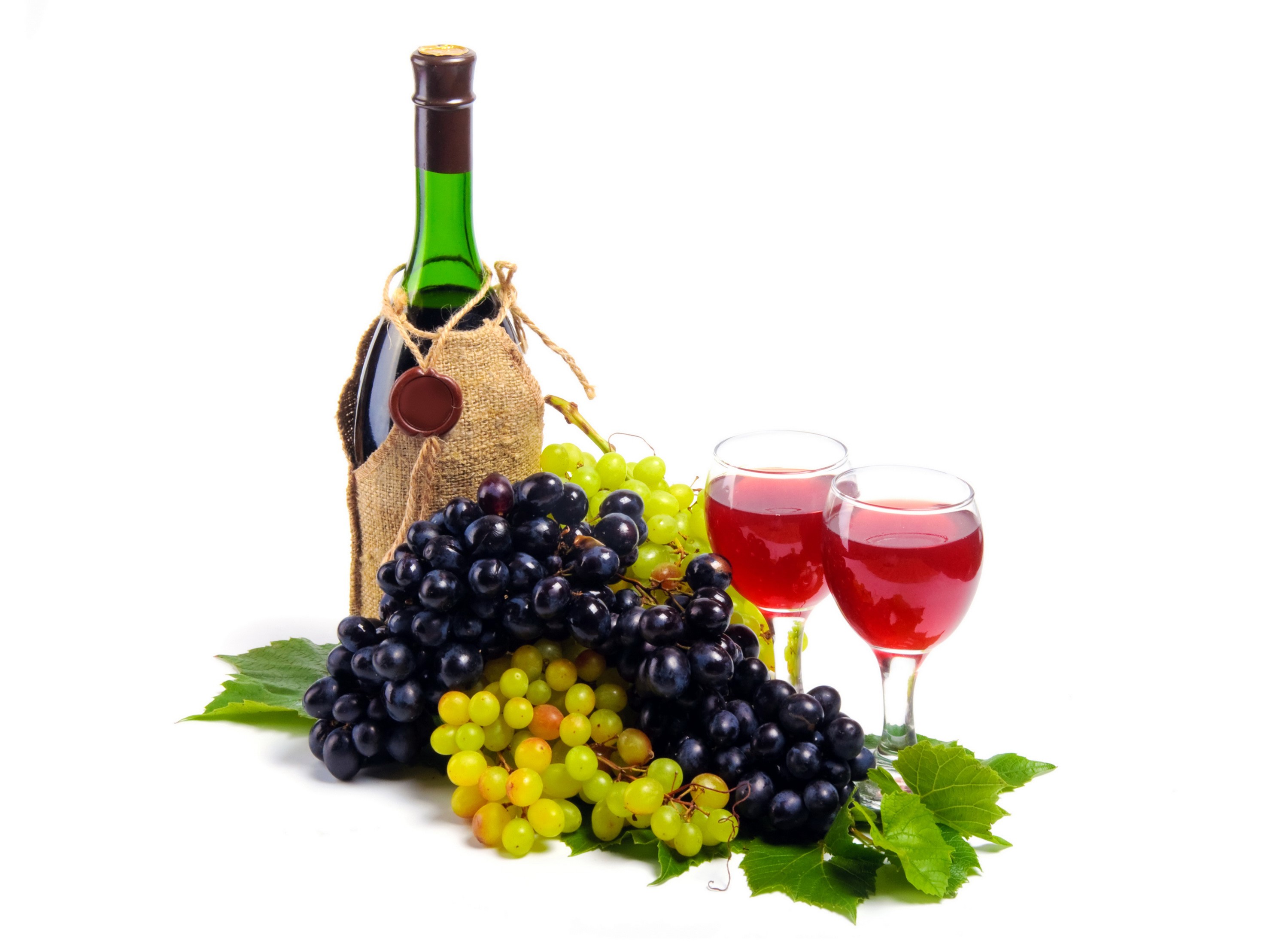 Bottle of wine with grapes and wine glasses HD Wallpaper