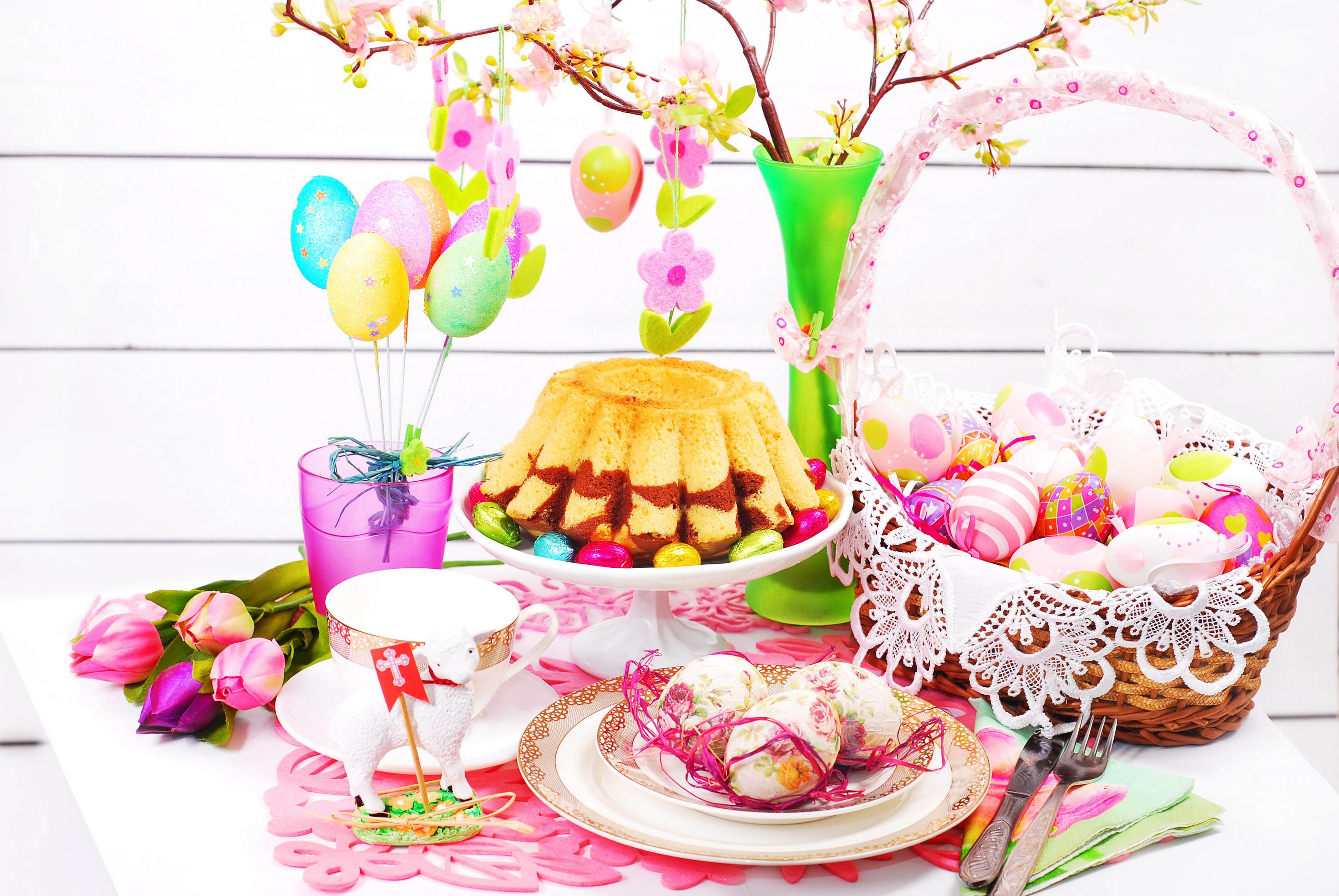 Easter Table Setting with Cake, Eggs, and Tulips HD Wallpaper