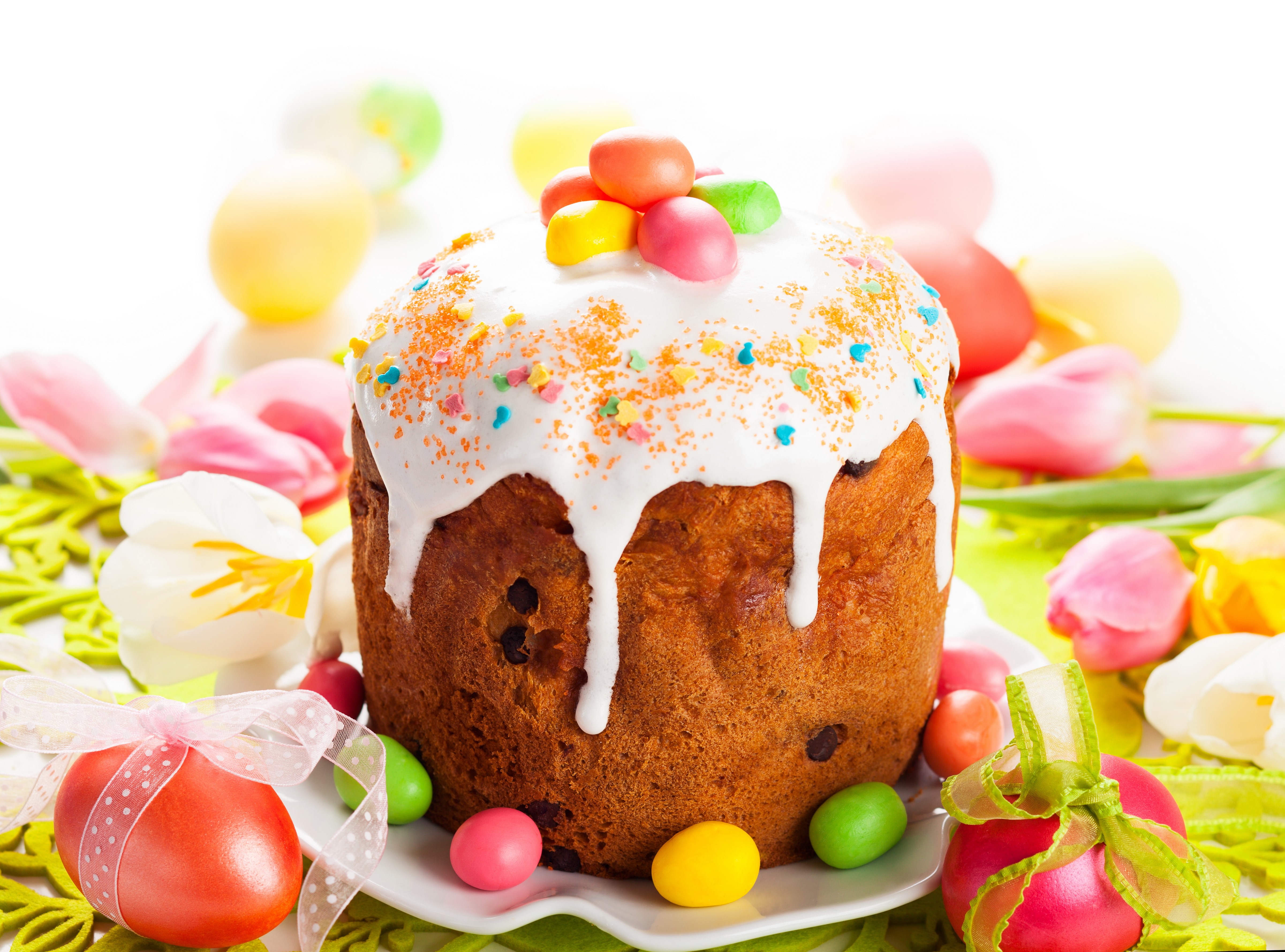 Easter Kulich with Icing and Eggs HD Wallpaper