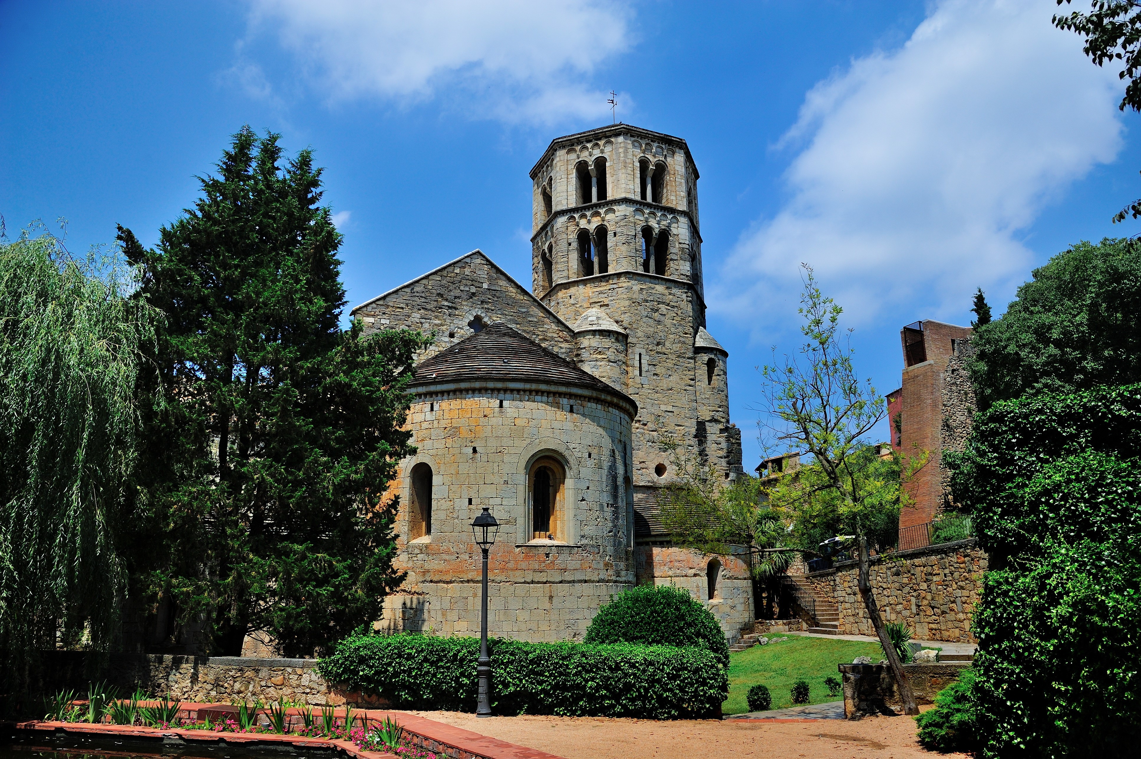 Sant Pere de Galligants Monastery in Spain HD Wallpaper