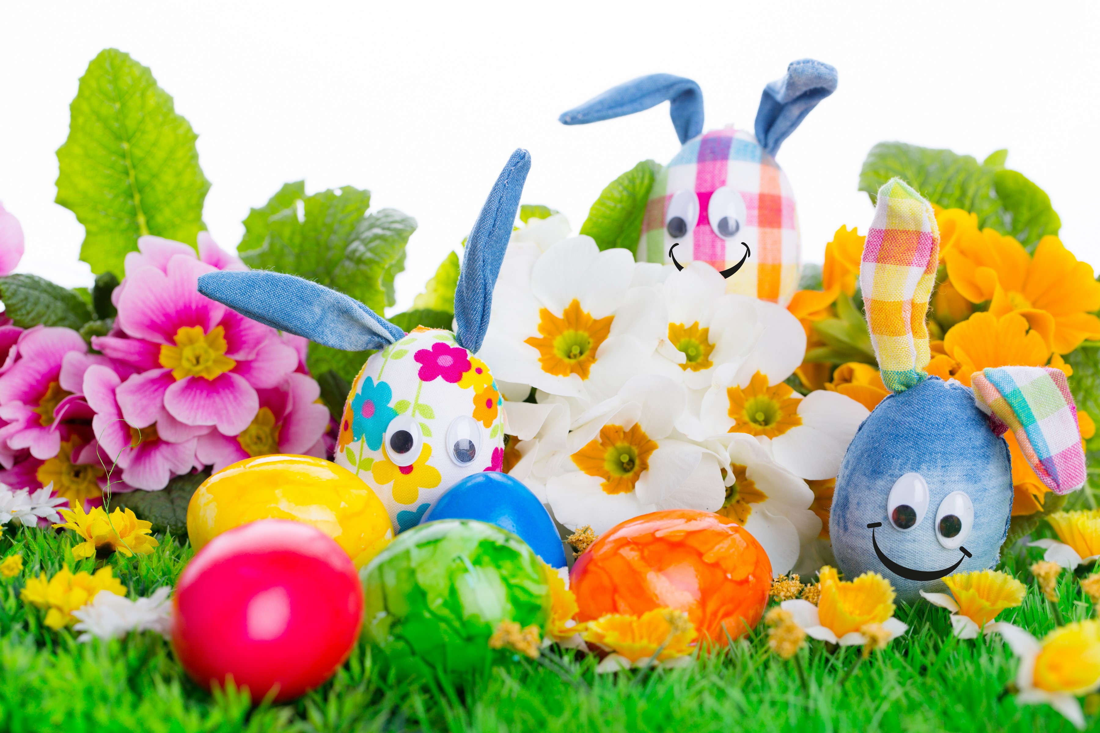 Easter eggs and bunny decorations with flowers HD Wallpaper