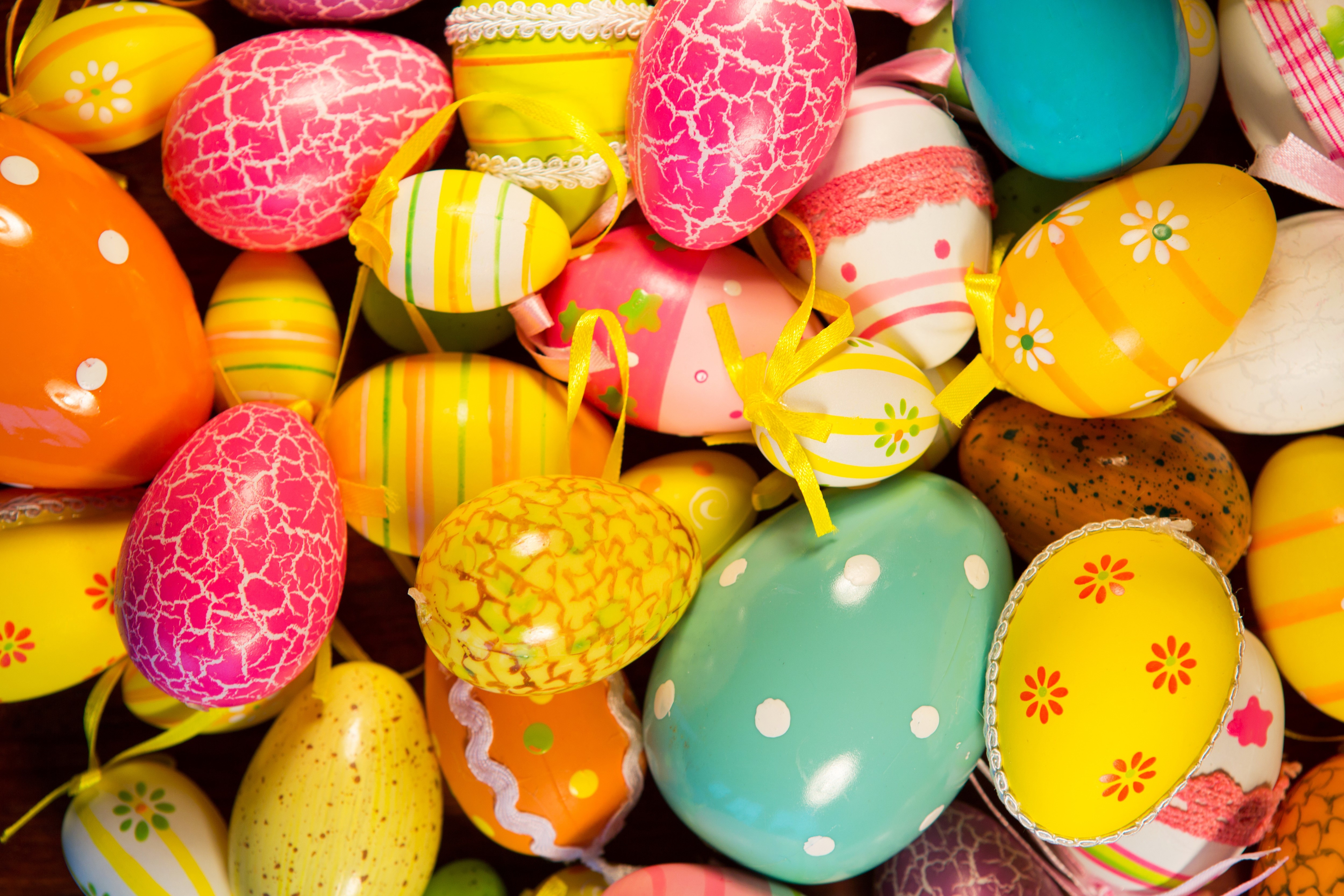 Many colorful Easter eggs HD Wallpaper