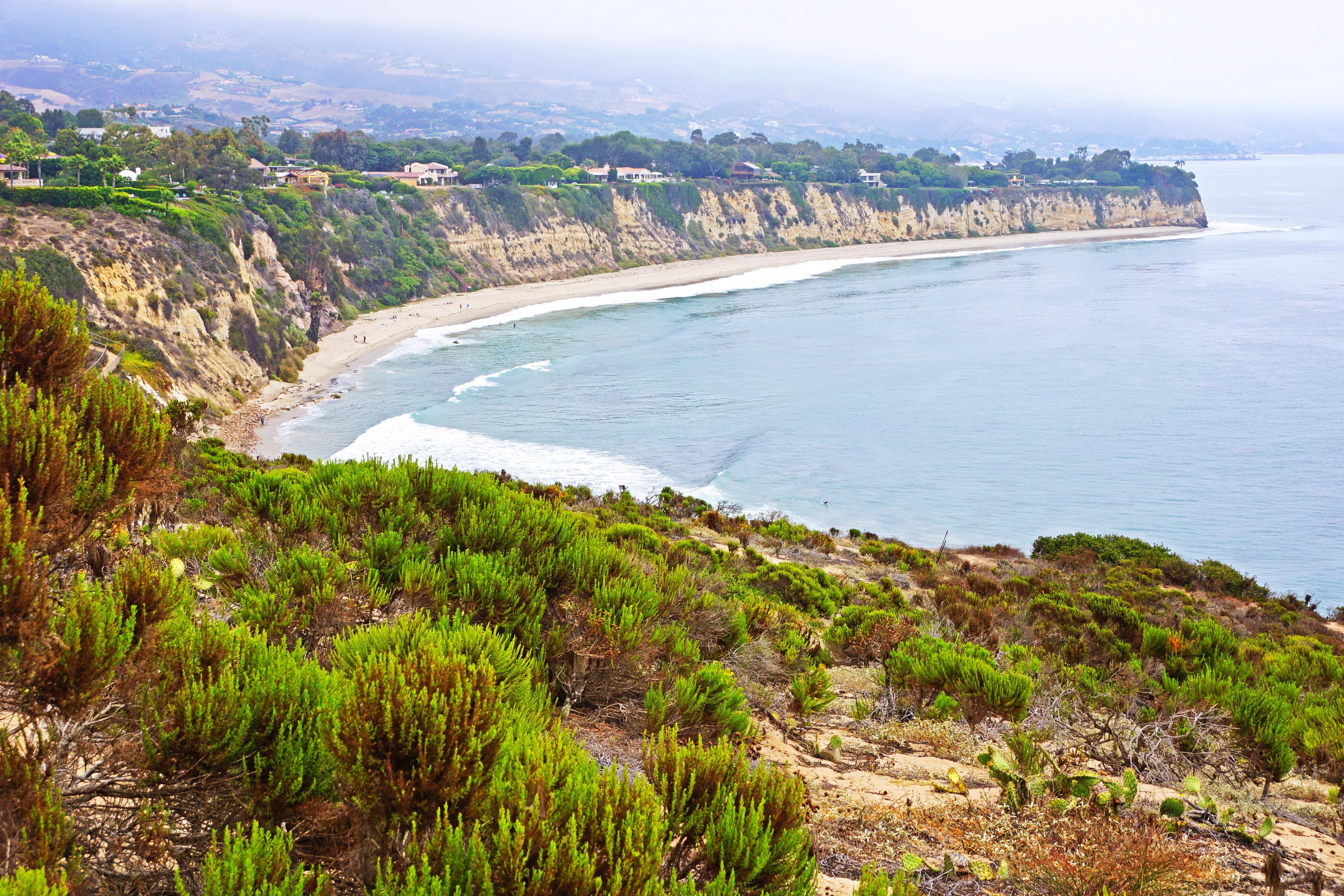 Coastal cliffs and ocean in Malibu, California HD Wallpaper