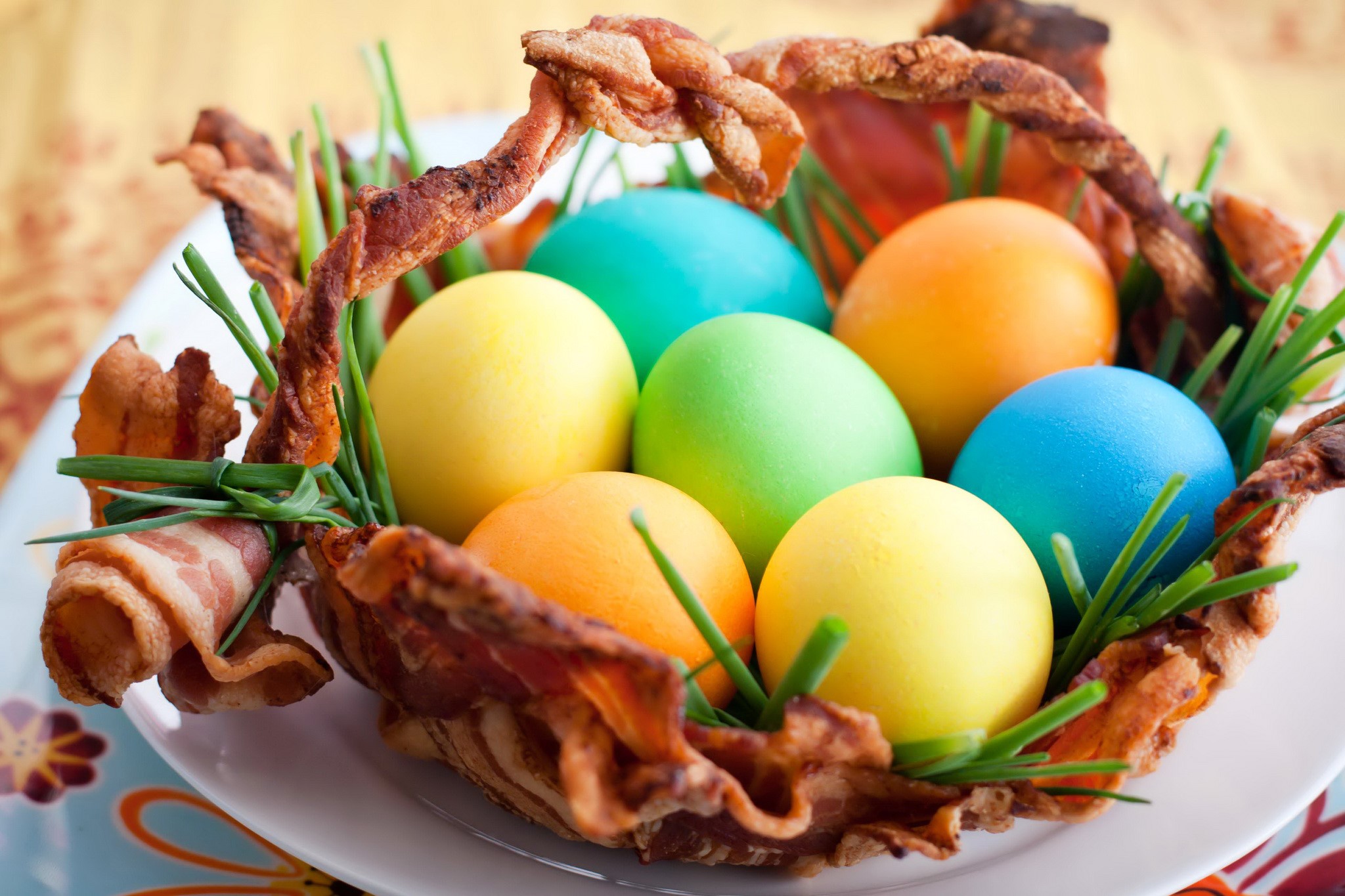 Easter eggs in a bacon basket with chives HD Wallpaper