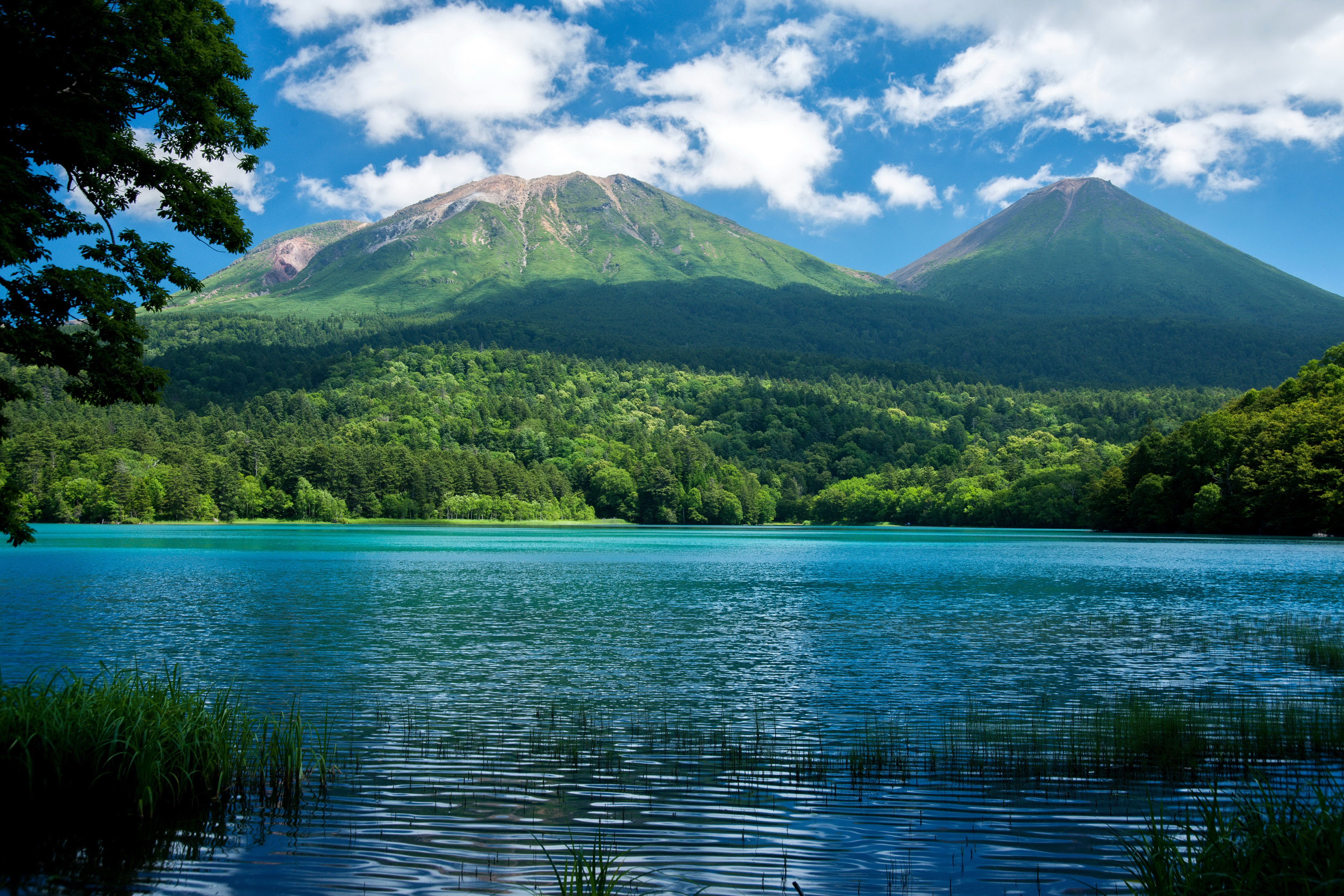 Lake and Mountains Scenery HD Wallpaper