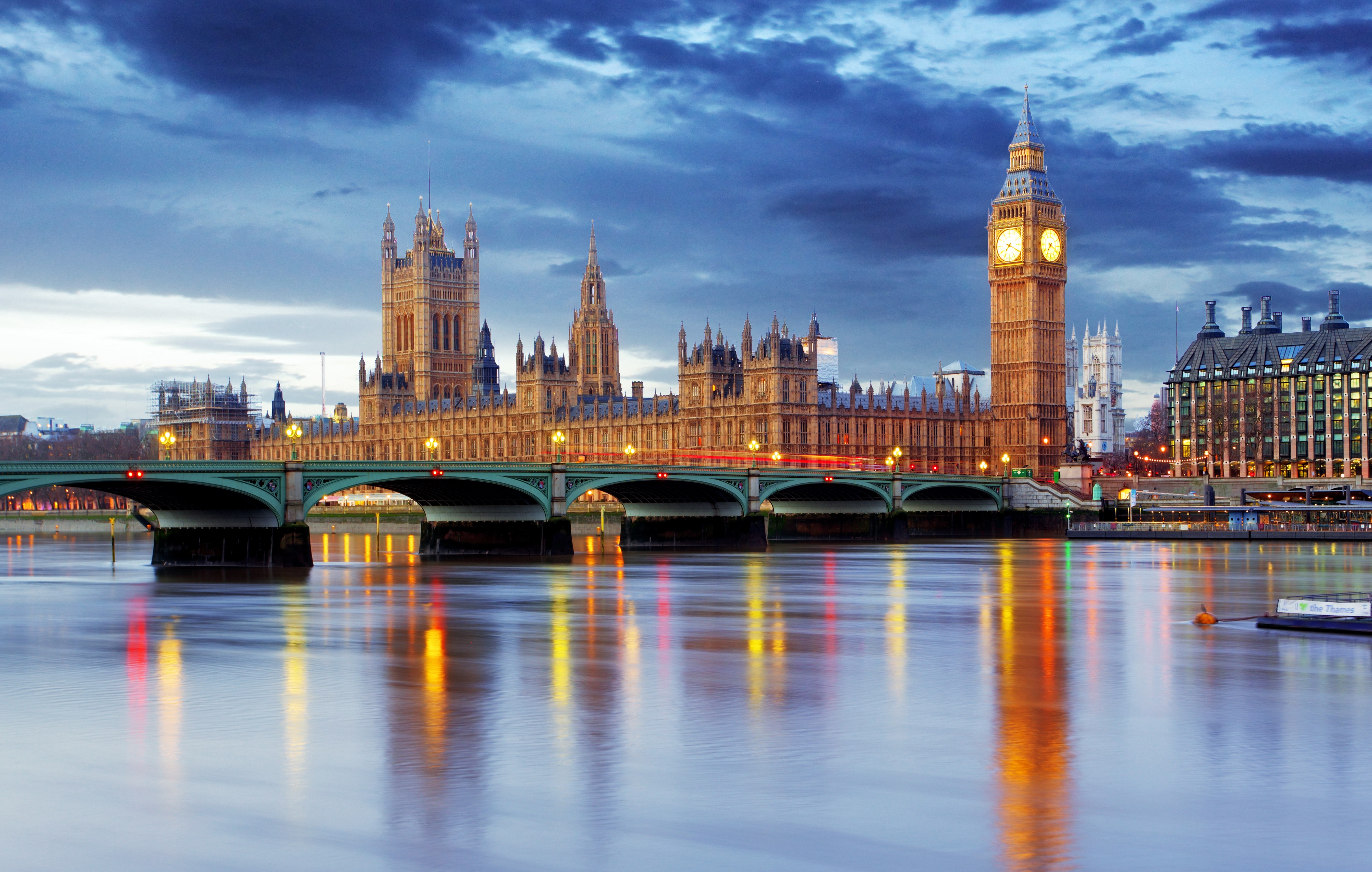 Big Ben and Houses of Parliament over River Thames, London HD Wallpaper