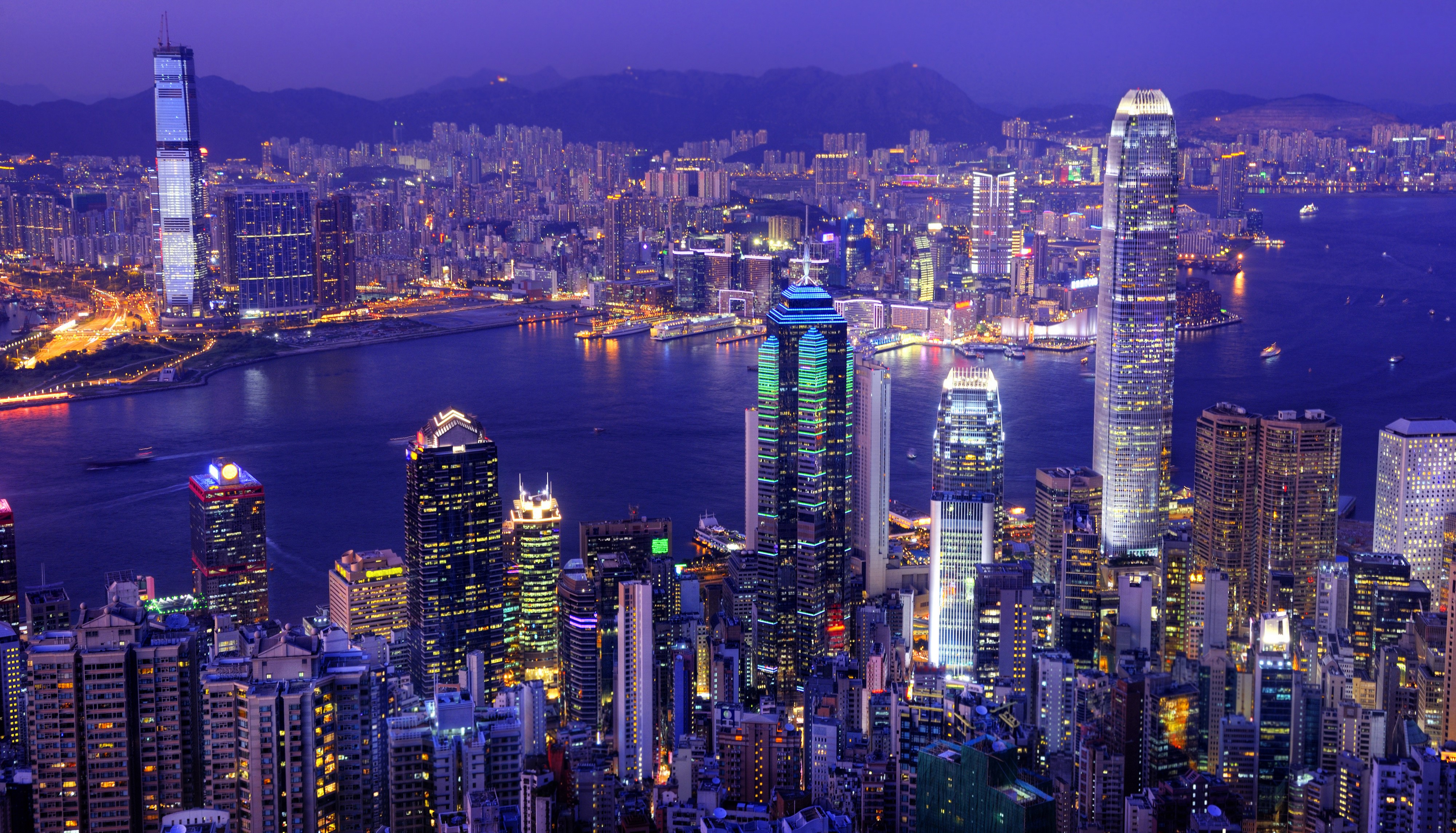 4K Hong Kong Megapolis Skyline at Night HD Wallpaper