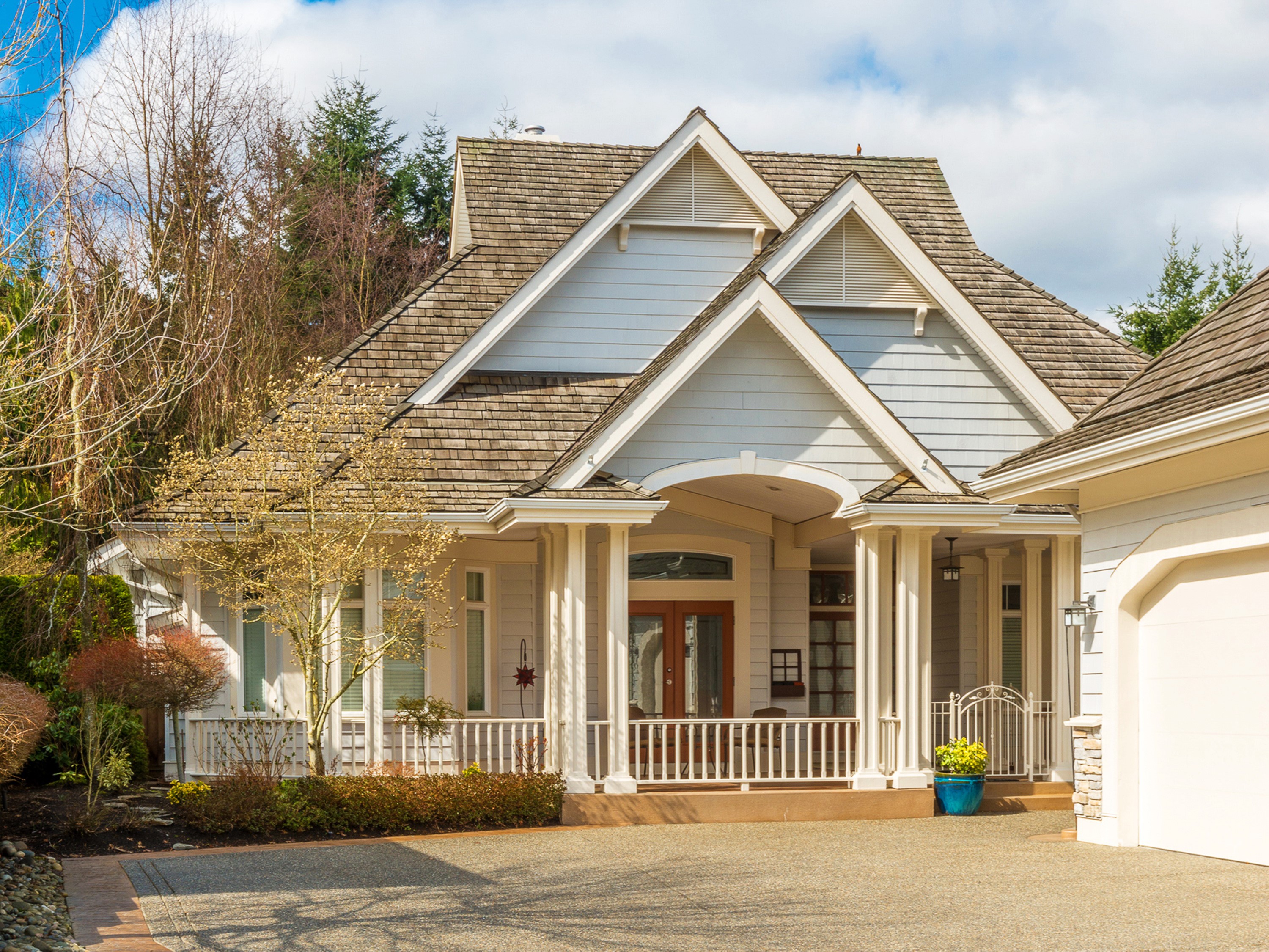 House with a porch and garage HD Wallpaper