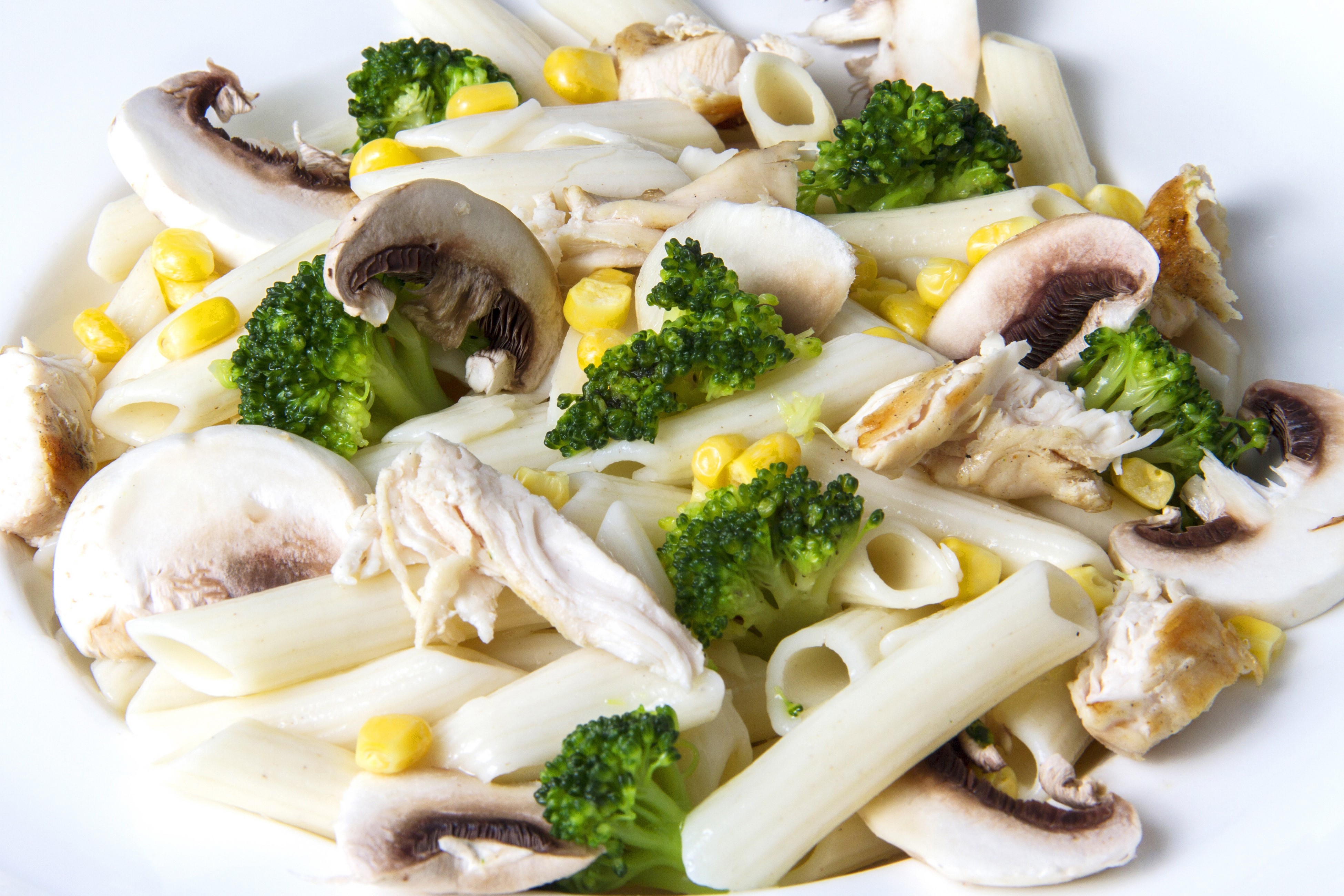 Pasta salad with chicken, mushrooms, broccoli, and corn HD Wallpaper
