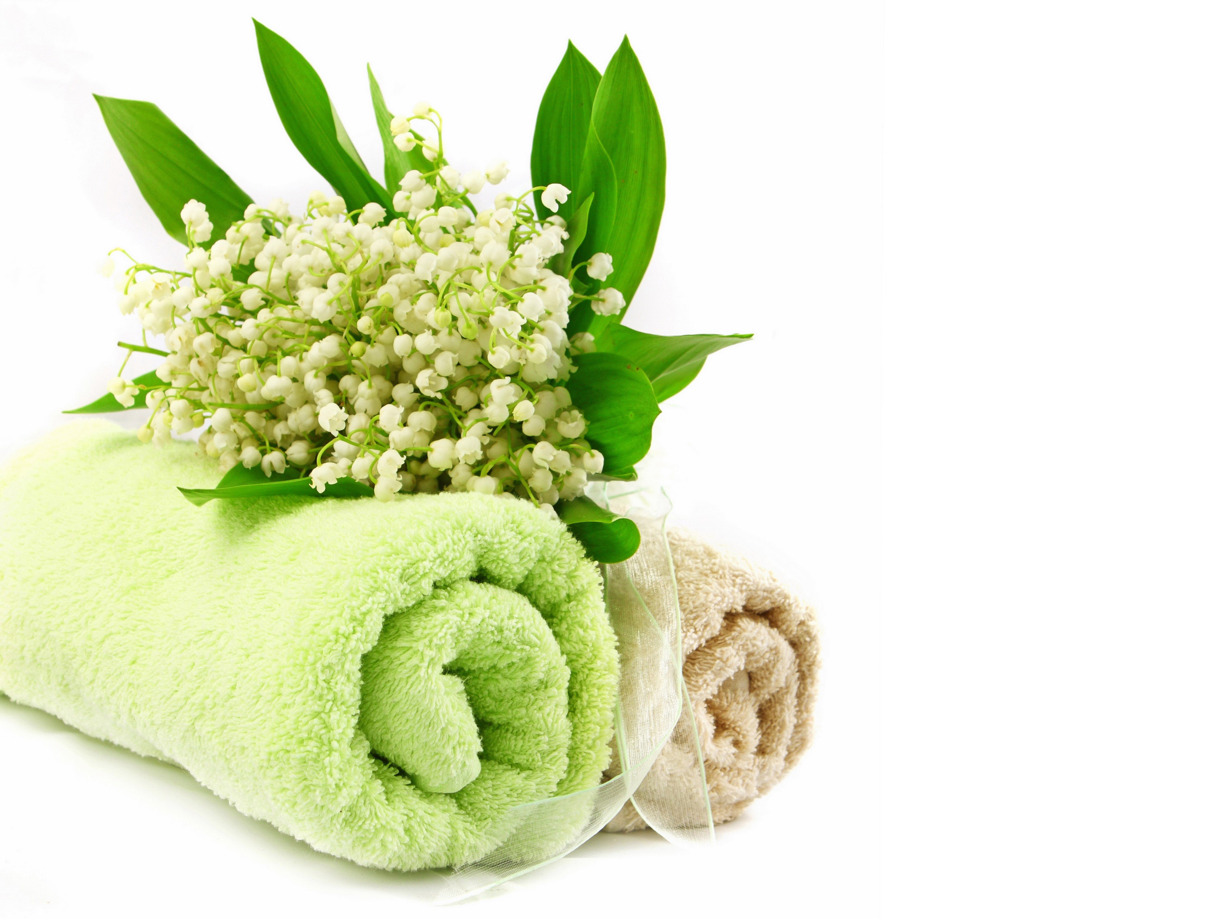 Bouquets of Lilies of the Valley with Rolled Towels HD Wallpaper