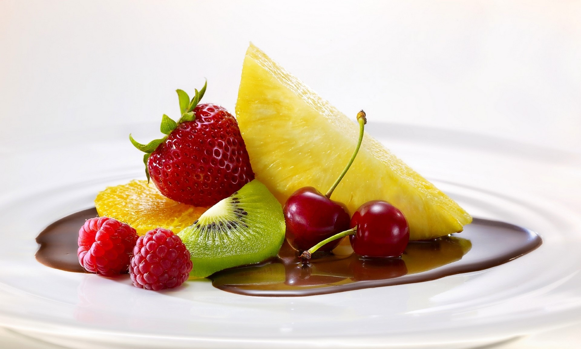 Fruit platter with chocolate sauce HD Wallpaper
