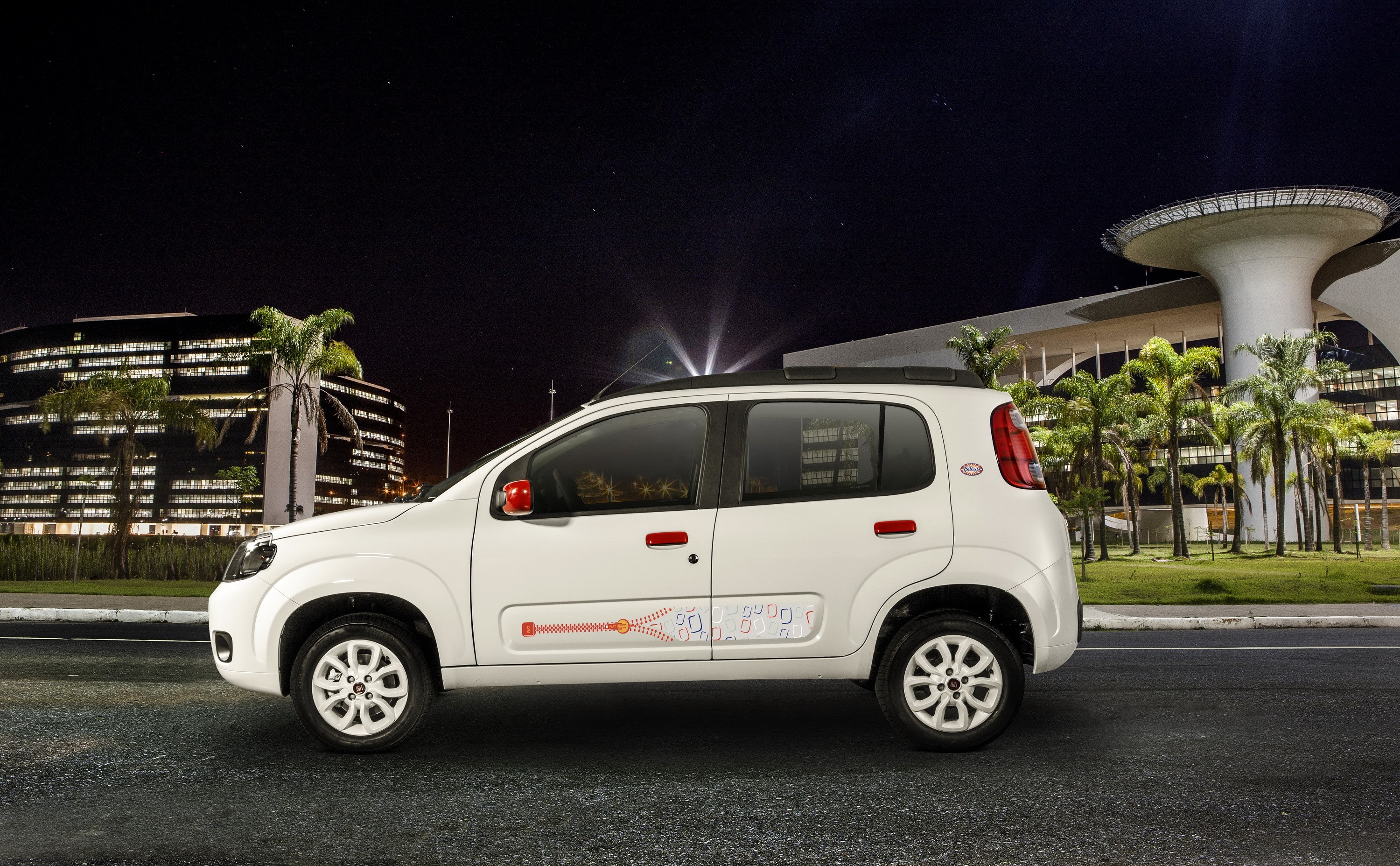 White Fiat Uno College parked at night HD Wallpaper
