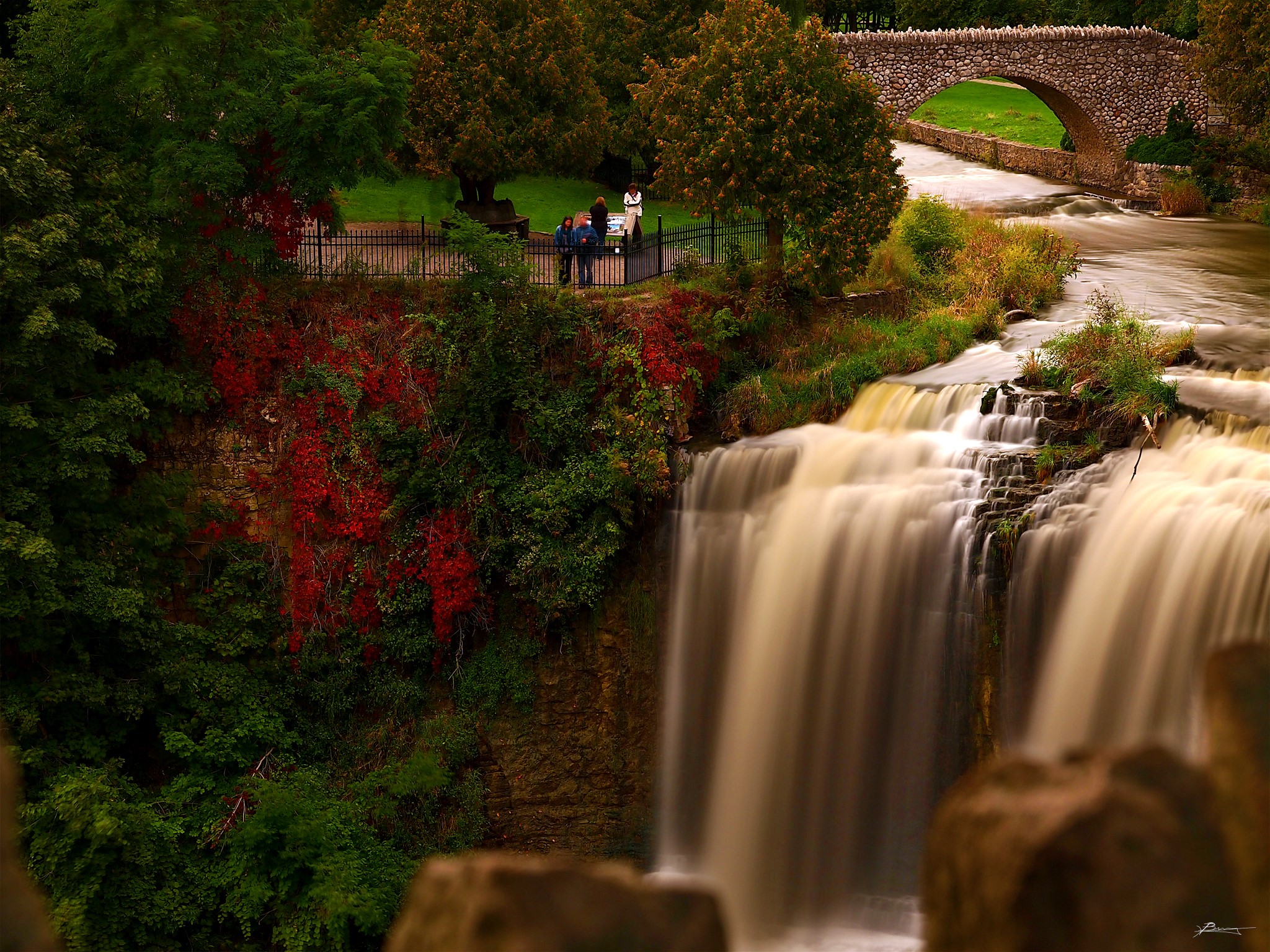 Waterfall and stone bridge in Dundas, Ontario, Canada HD Wallpaper