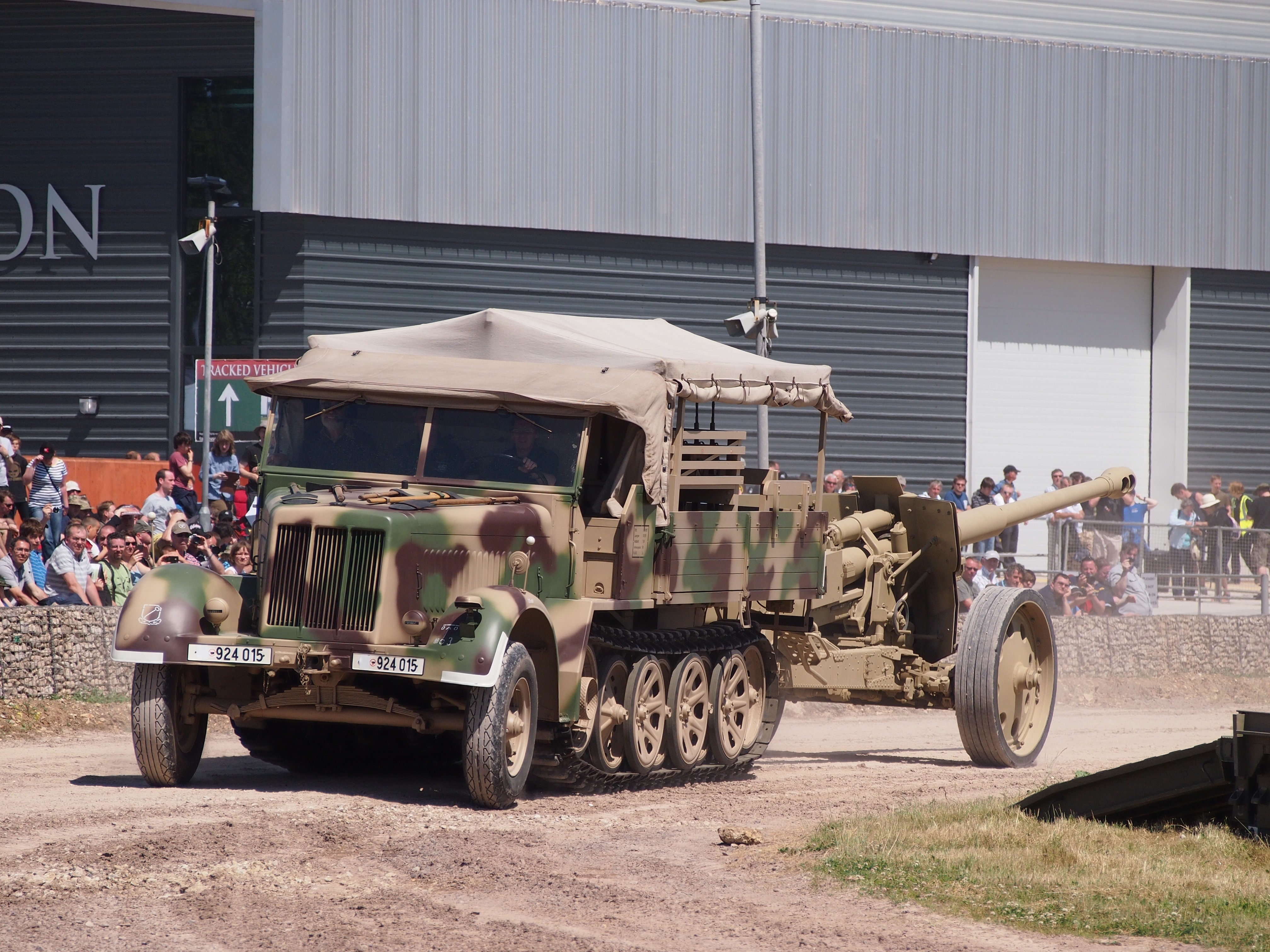 Sd.Kfz. 7 gun Pak 43 military vehicle HD Wallpaper