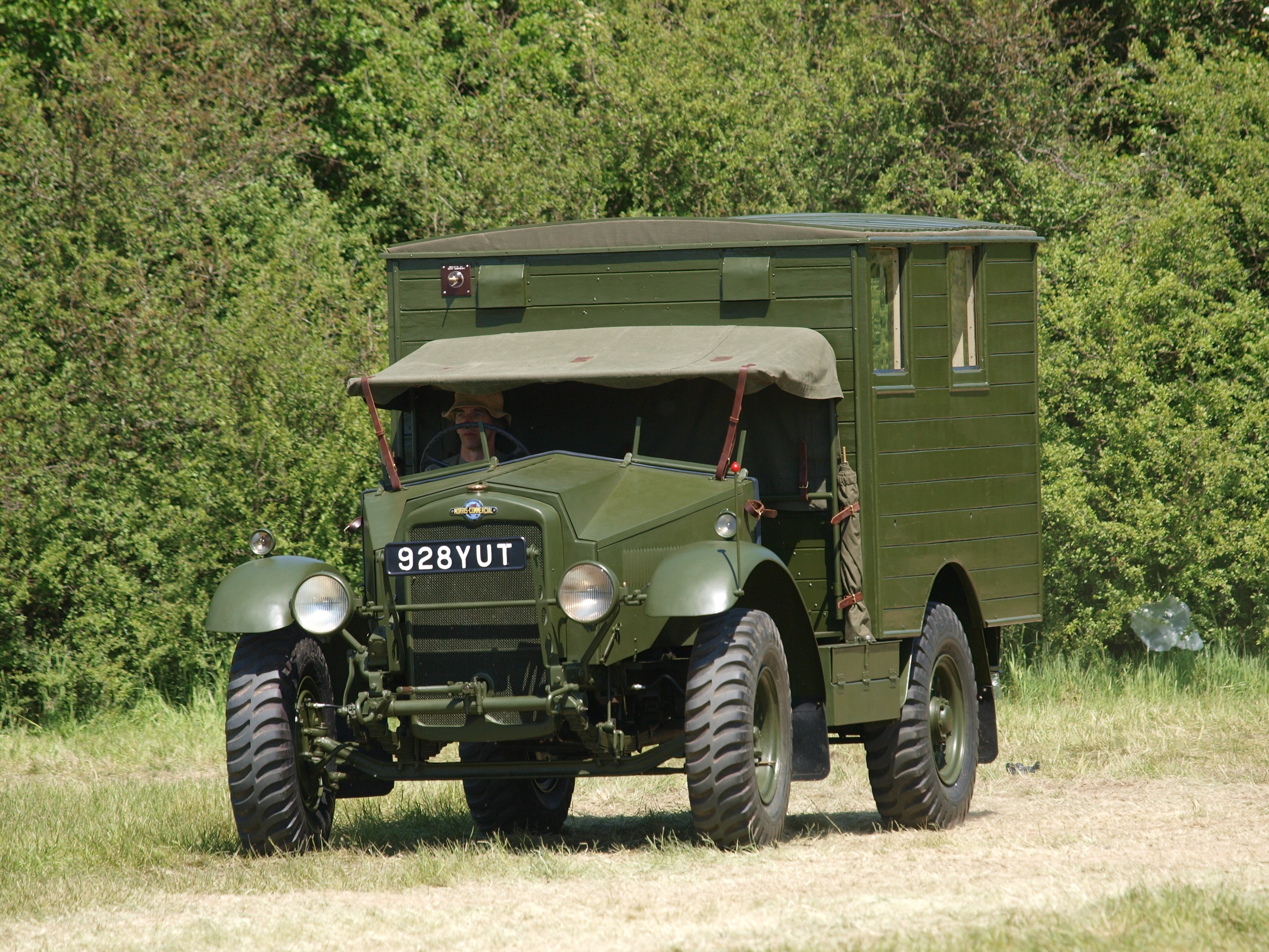 Green Morris Commercial Truck with license plate 928YUT HD Wallpaper