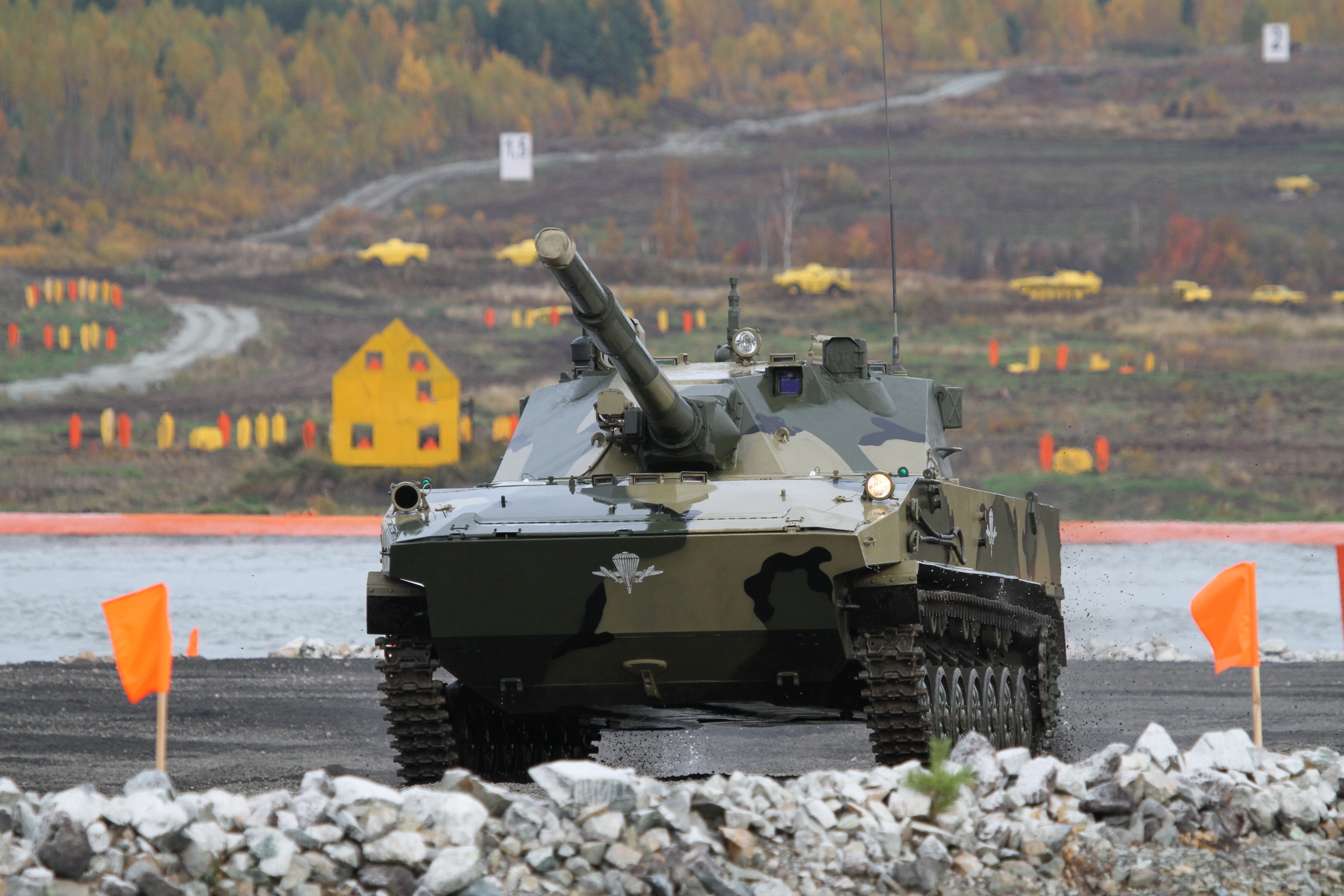 2S25 Sprut-SD tank on a course HD Wallpaper