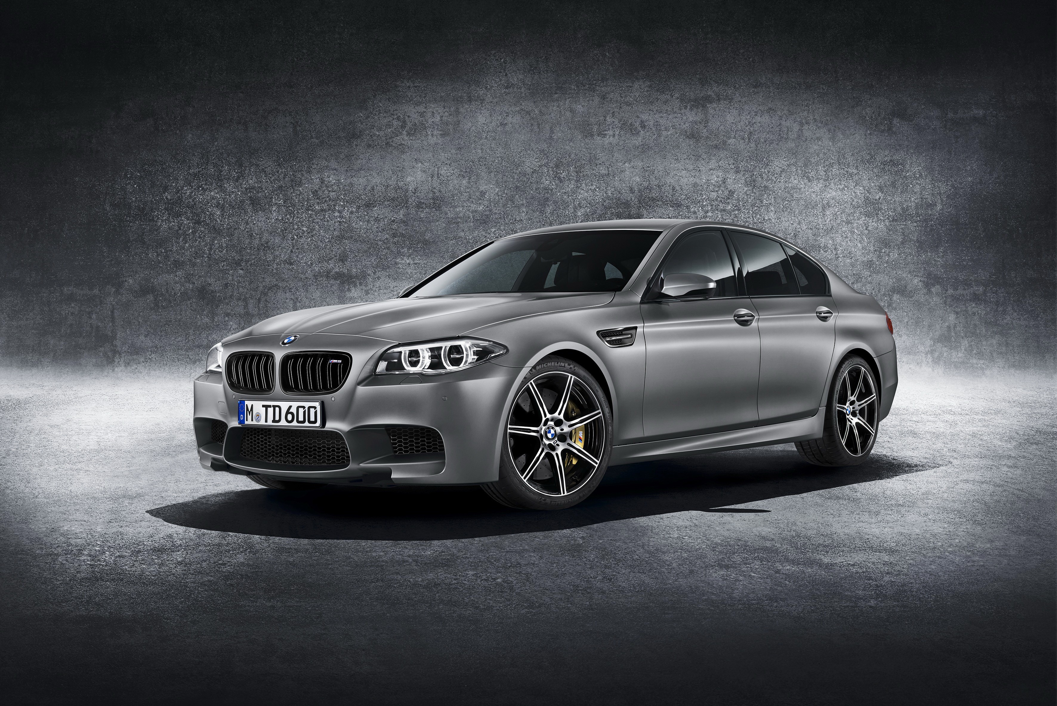 2014 BMW M5 Sedan HD Wallpaper