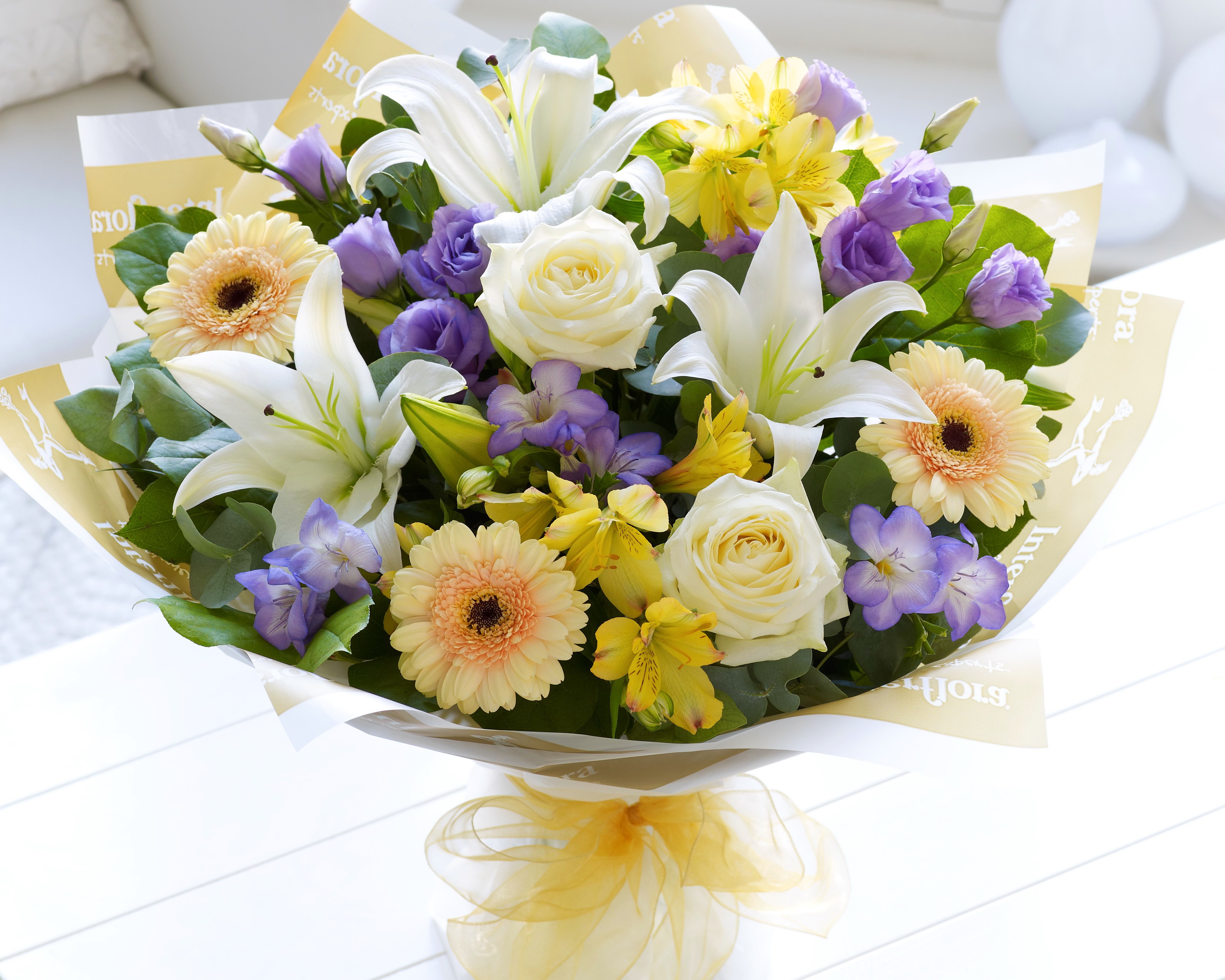 Bouquet of Lilies, Gerberas, Roses, Eustoma, and Alstroemeria HD Wallpaper