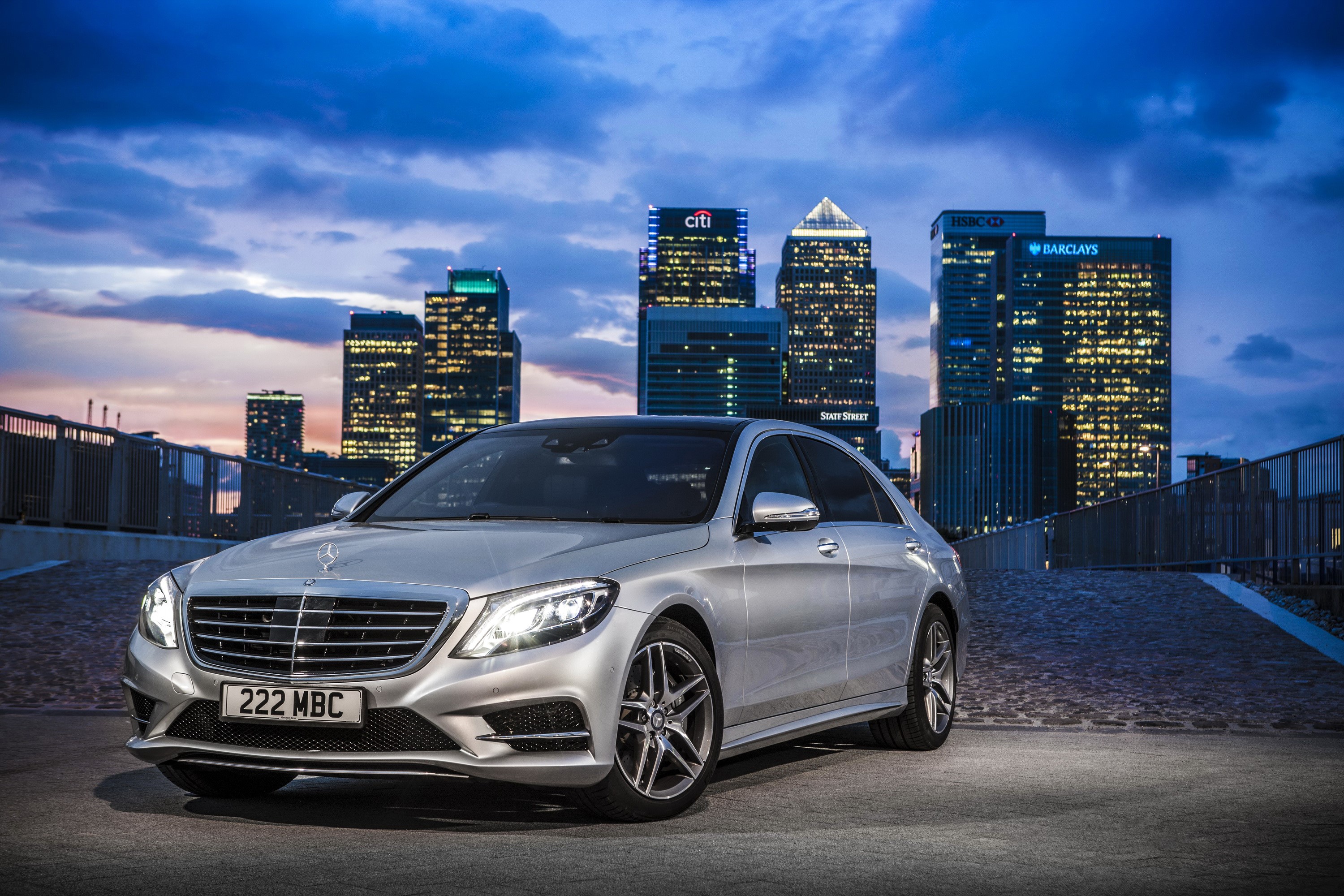 Silver Mercedes-Benz S300 W222 BlueTEC Hybrid at night HD Wallpaper