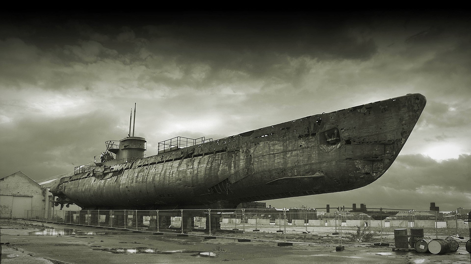 Old submarine on dry dock HD Wallpaper