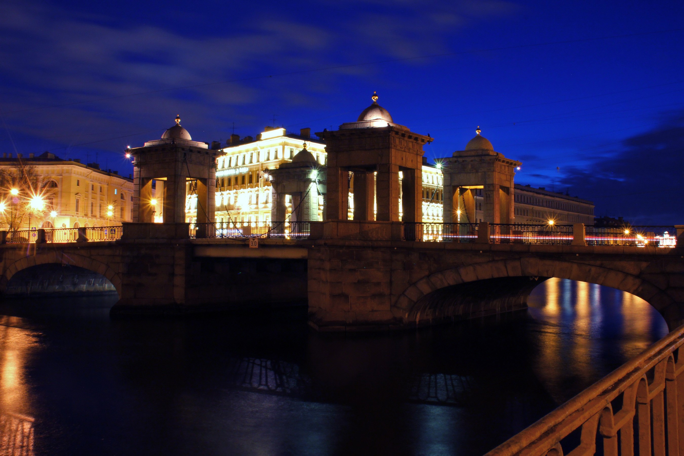 Bridge and buildings at night in St. Petersburg, Russia HD Wallpaper