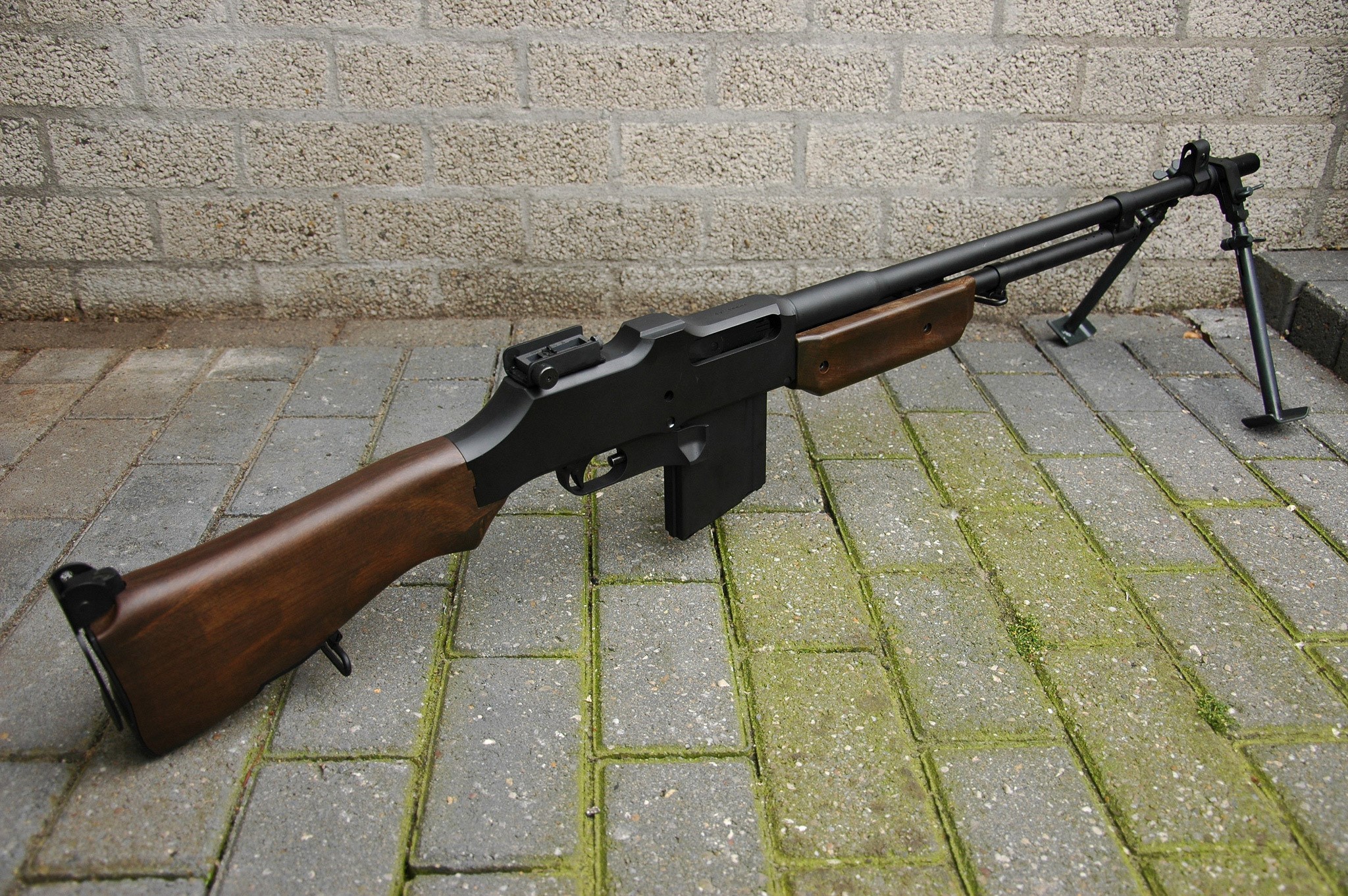 Browning M1918 BAR machine gun with bipod HD Wallpaper