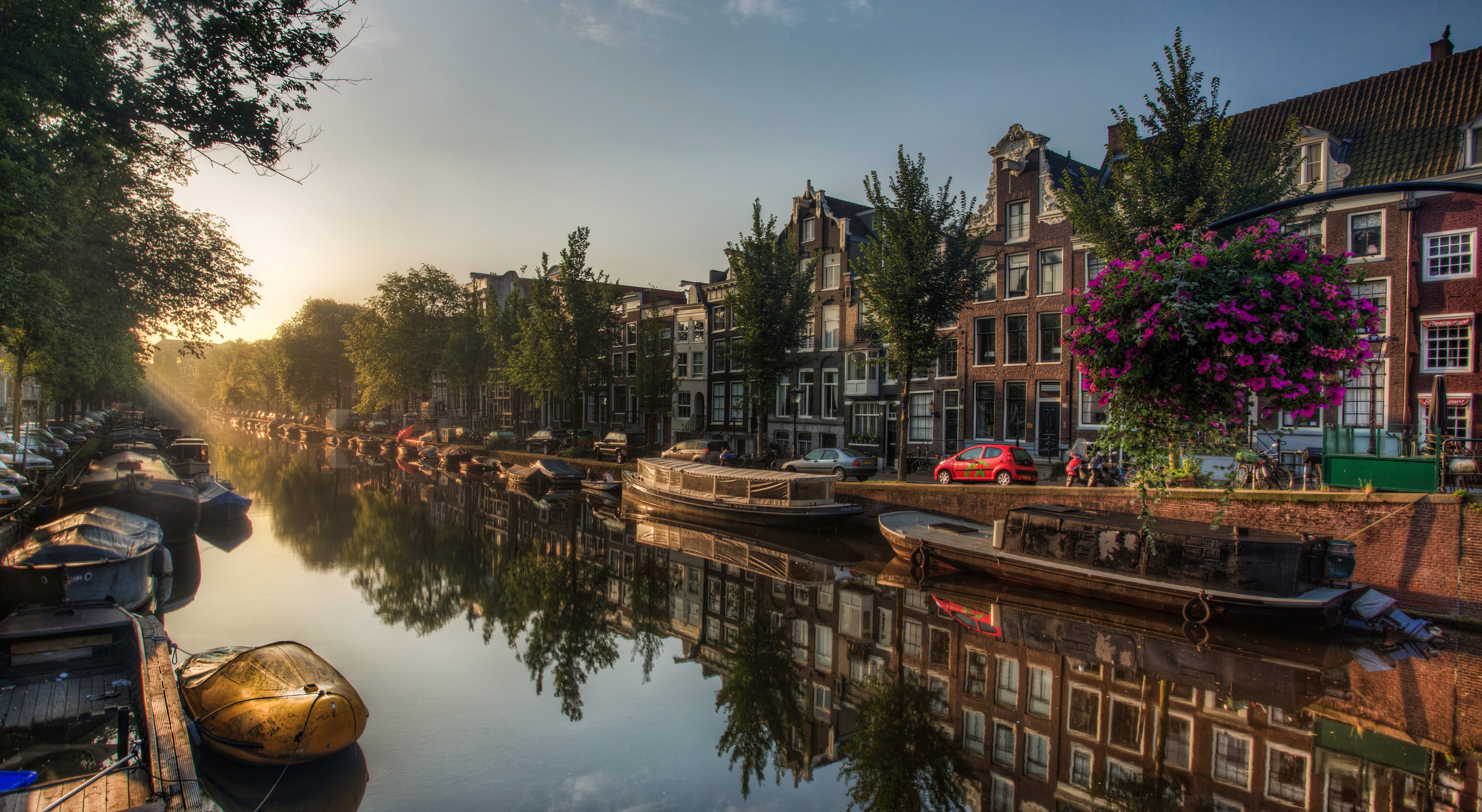 Amsterdam Canal with Houses and Boats at Sunrise HD Wallpaper