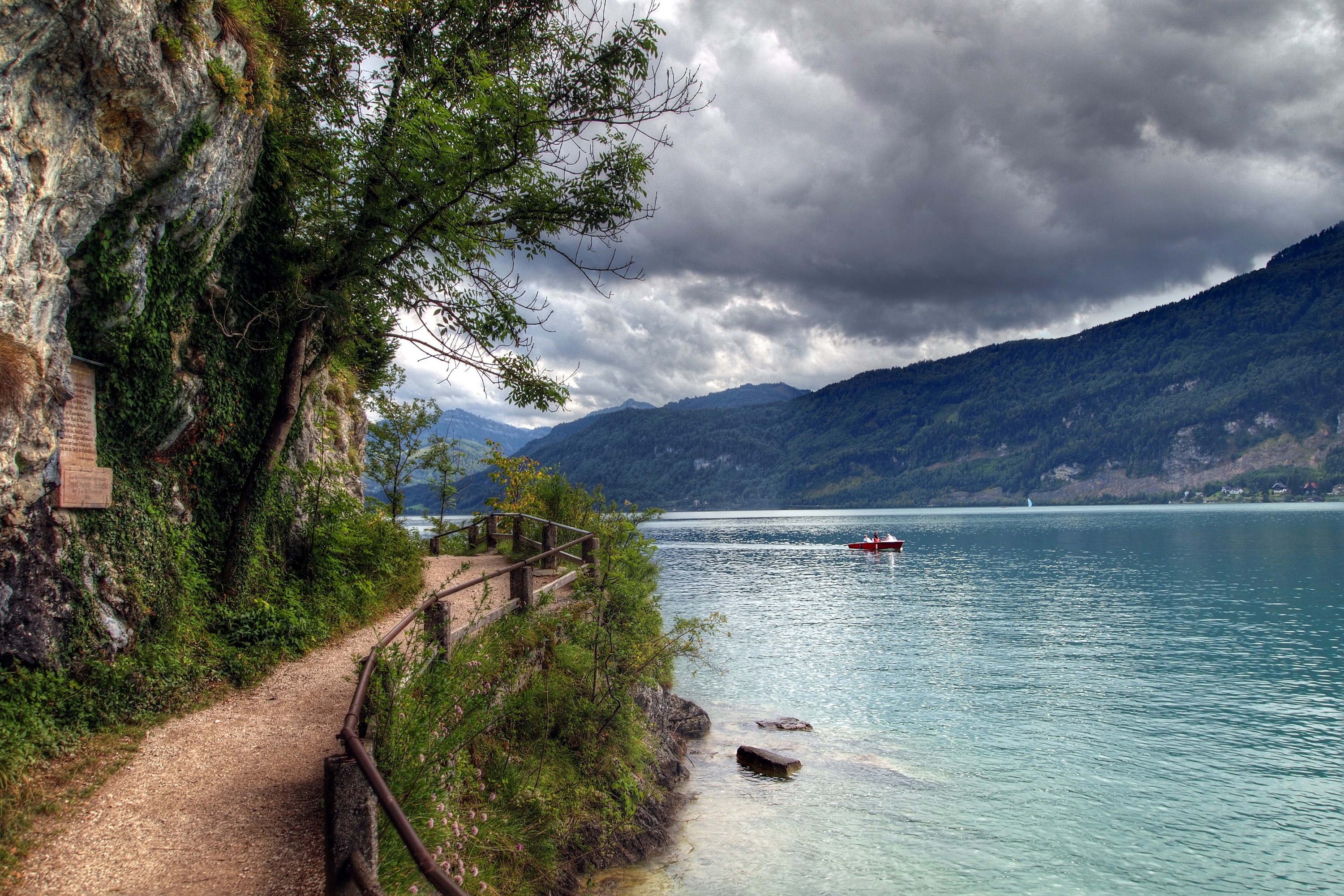Path along Wolfgangsee lake in Austria with mountains HD Wallpaper