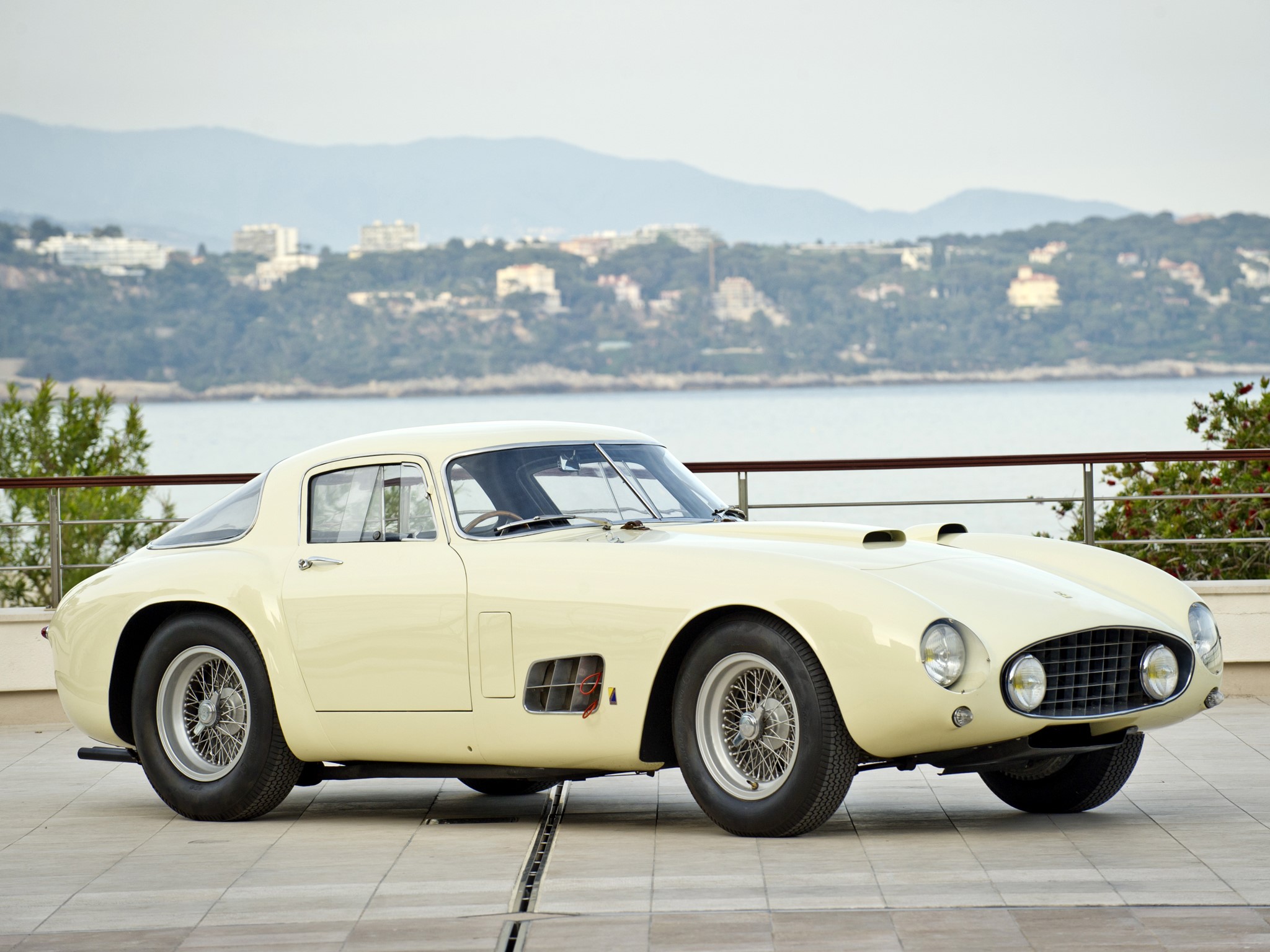 1955 Ferrari 410 Berlinetta Speciale HD Wallpaper