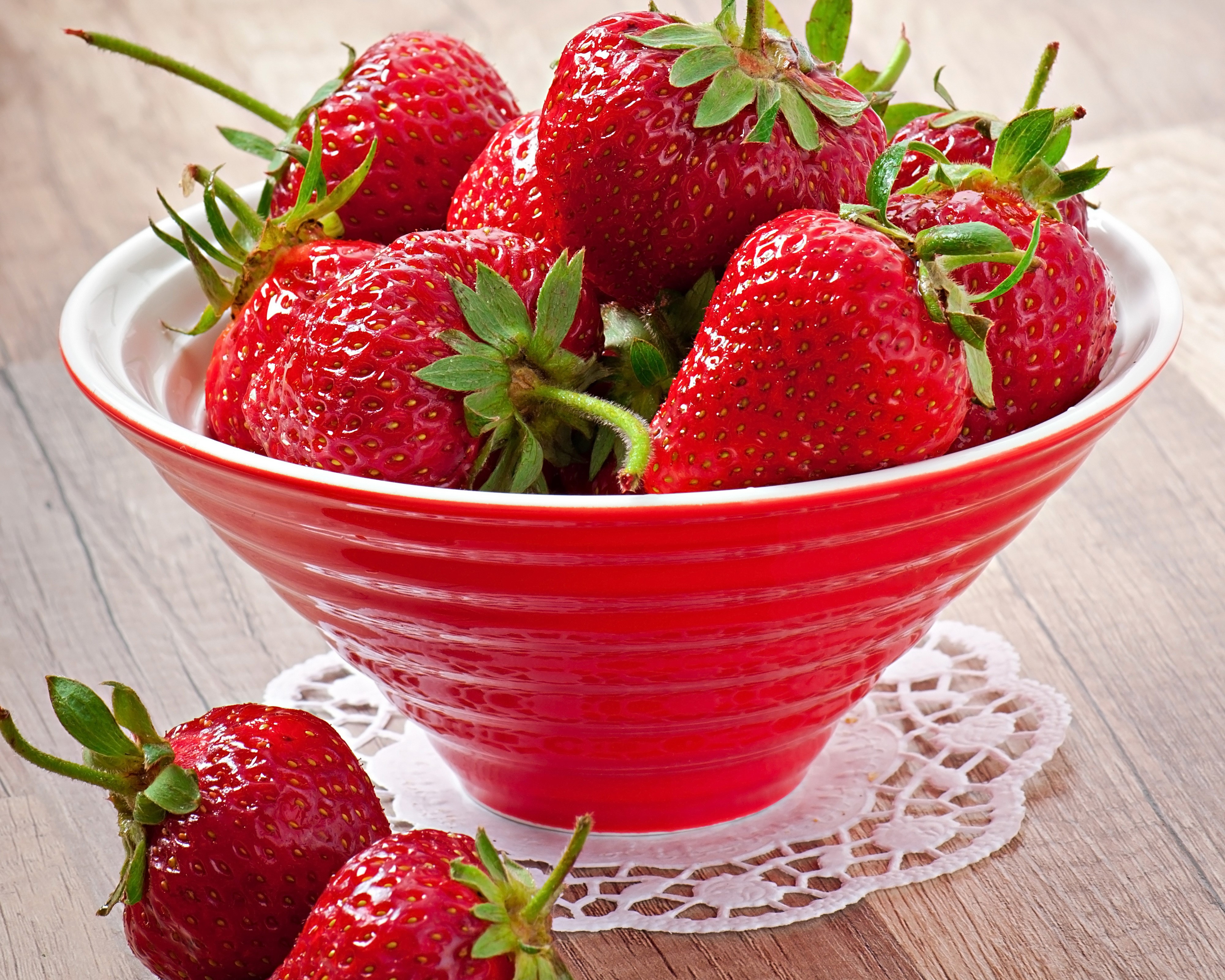 Bowl of Strawberries HD Wallpaper