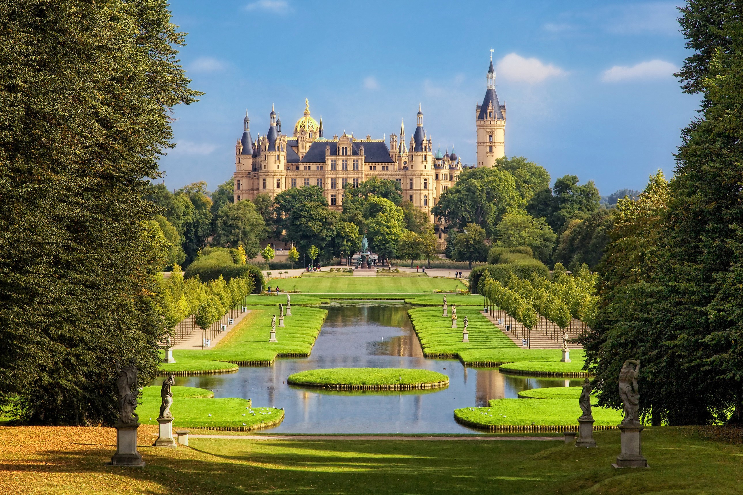 Schwerin Castle and Gardens in Germany HD Wallpaper