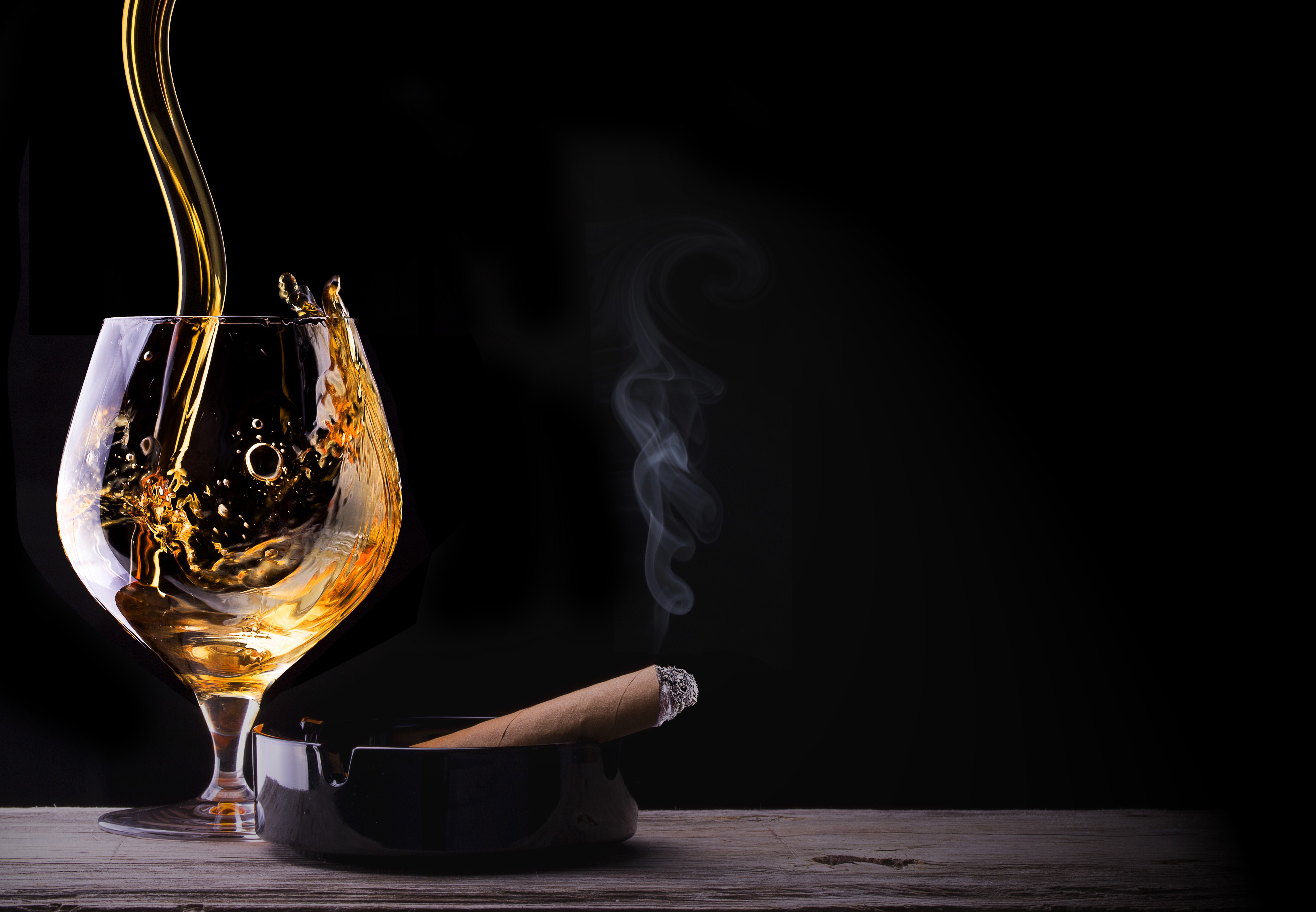 4K Drinks Stemware HD Wallpaper