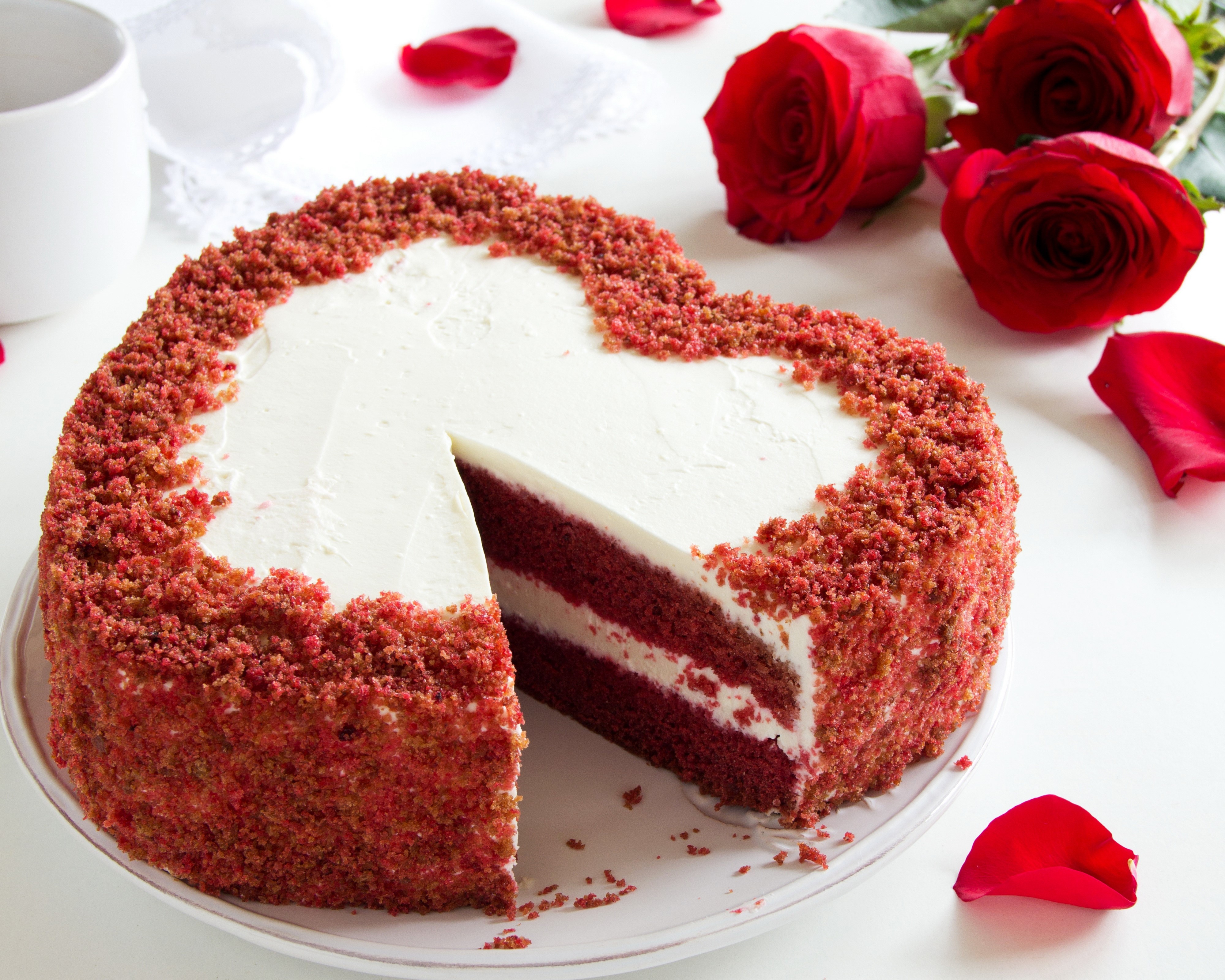Heart-shaped Red Velvet Cake with Roses HD Wallpaper