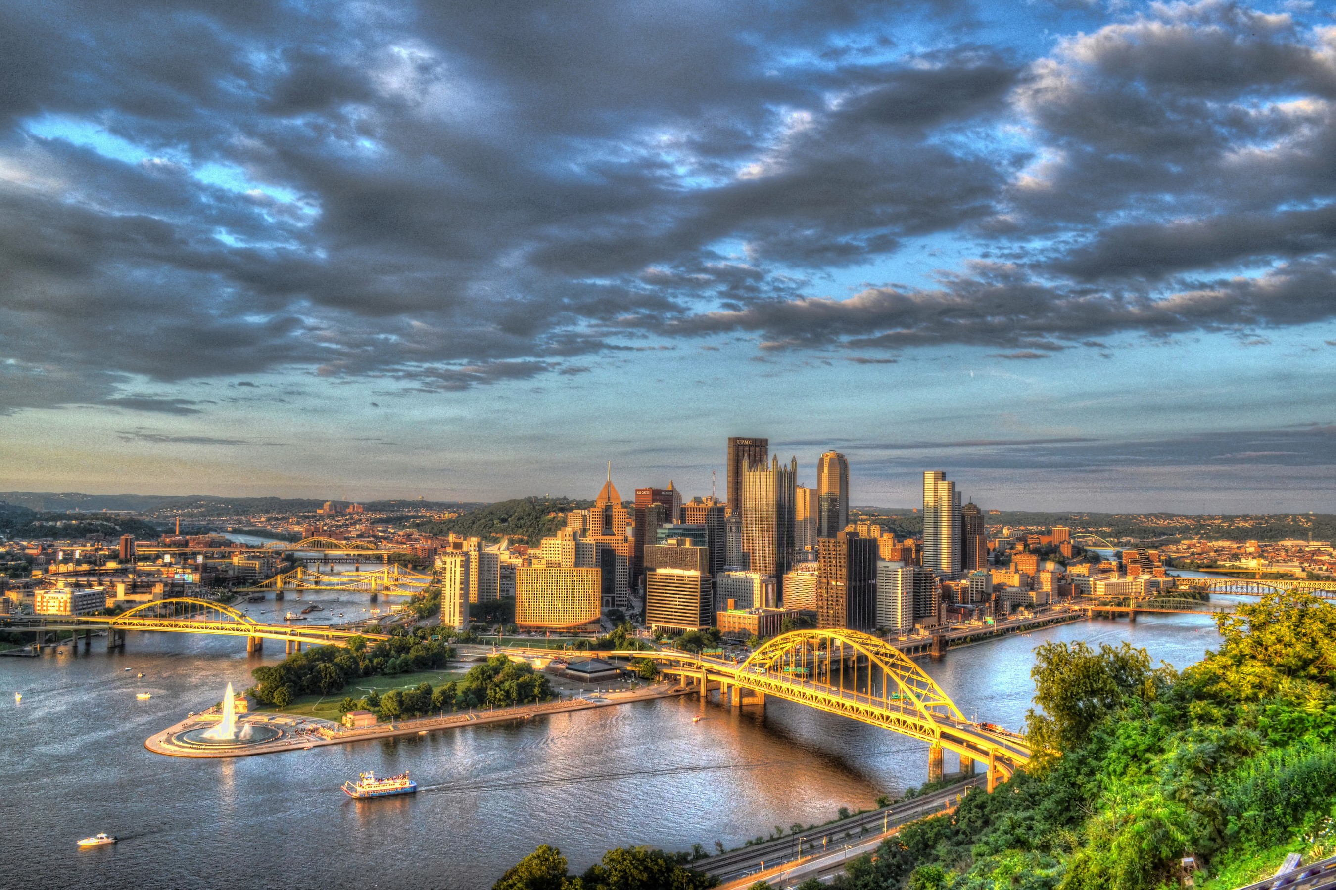 Pittsburgh skyline with bridges over rivers HD Wallpaper