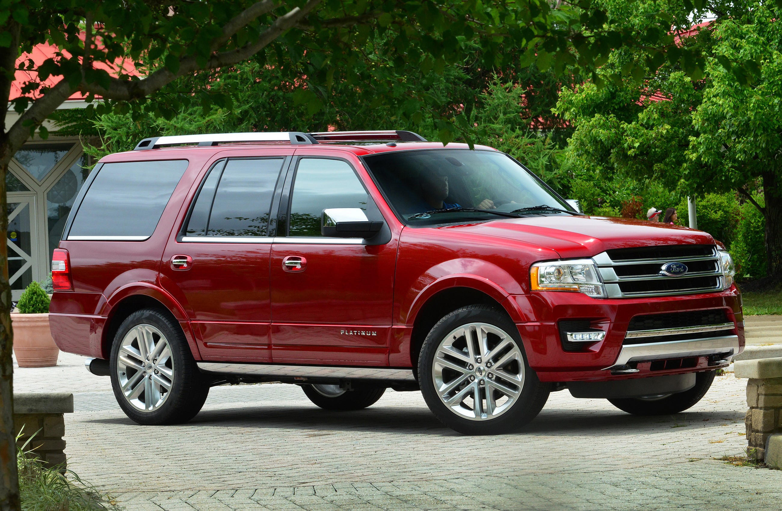 Red 2015 Ford Expedition Platinum SUV HD Wallpaper
