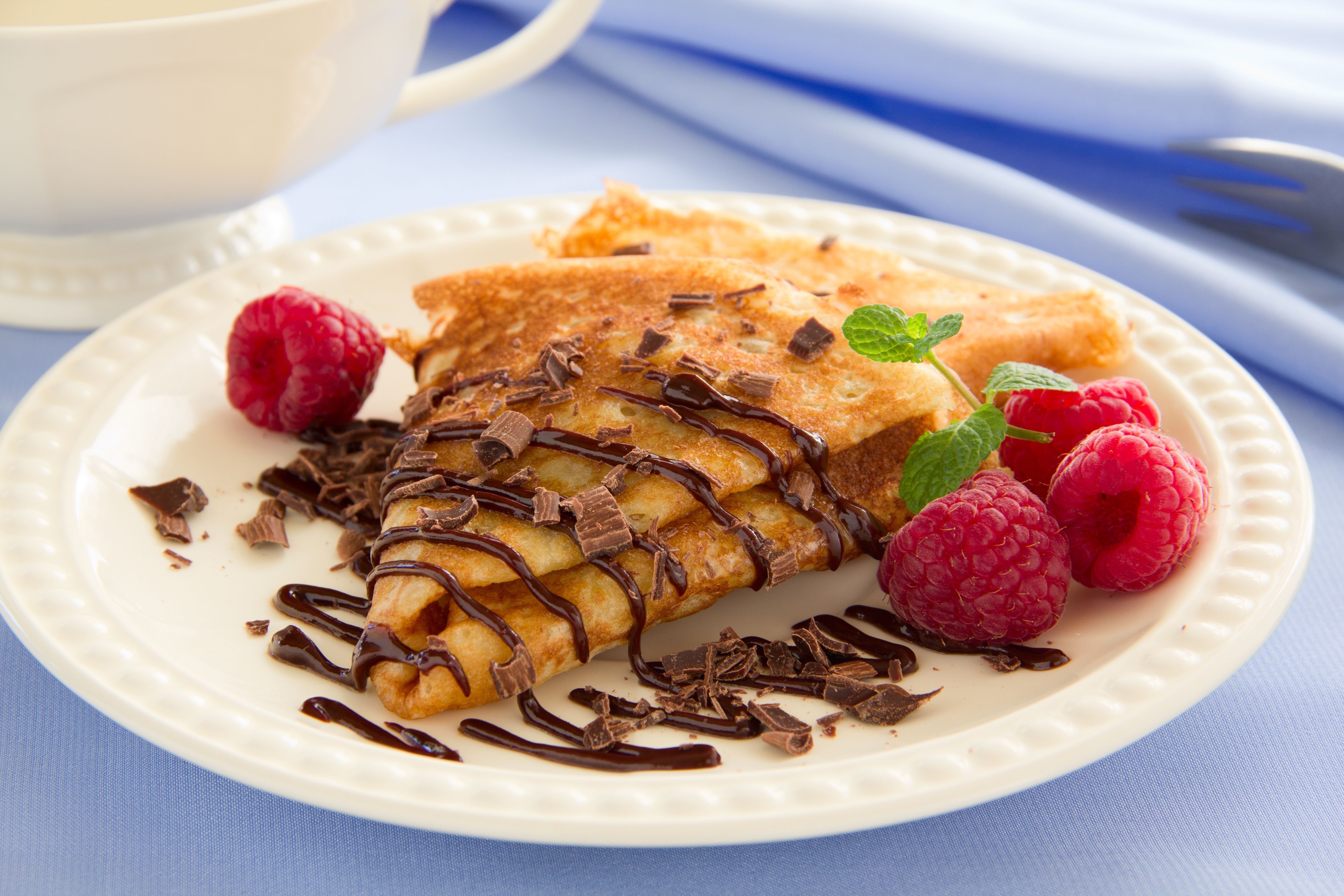 Pancakes with raspberries and chocolate HD Wallpaper