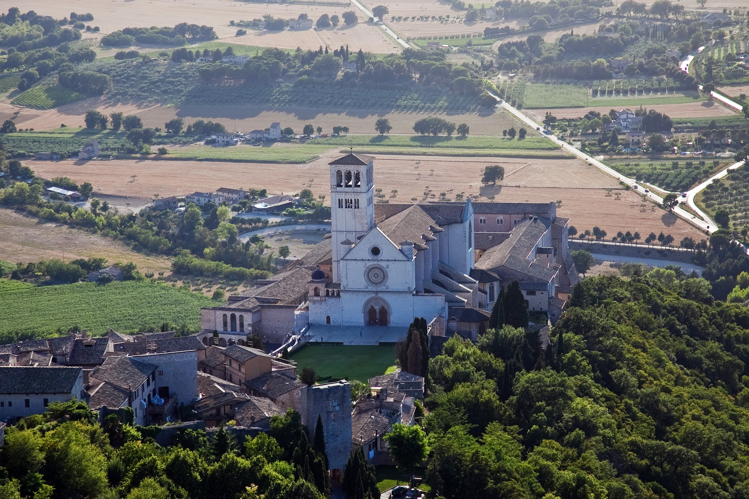 Basilica of Saint Francis of Assisi, Umbria, Italy HD Wallpaper