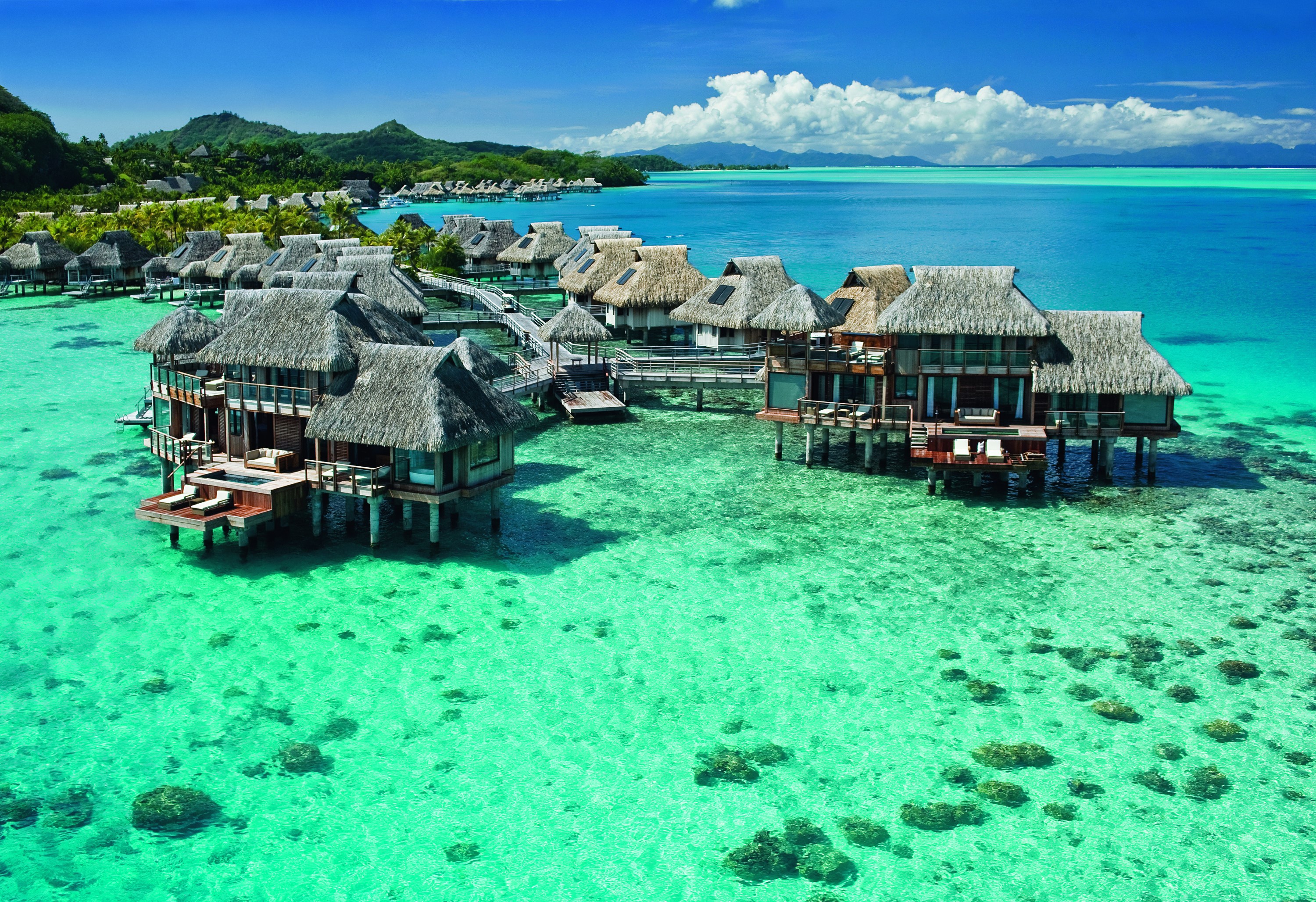 Overwater bungalows in Bora Bora, French Polynesia HD Wallpaper