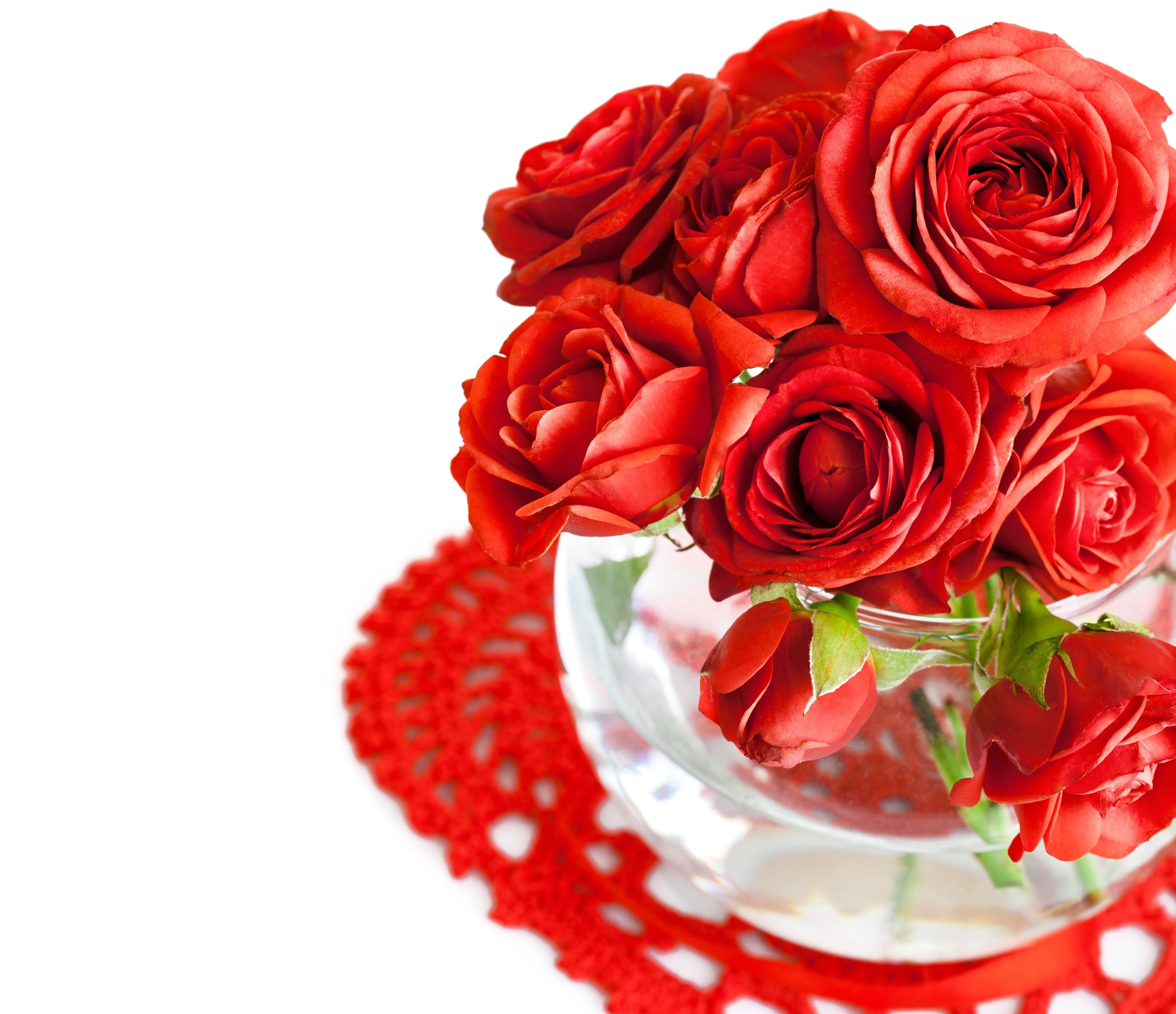 Red Roses in a Glass Vase on a Red Doily HD Wallpaper
