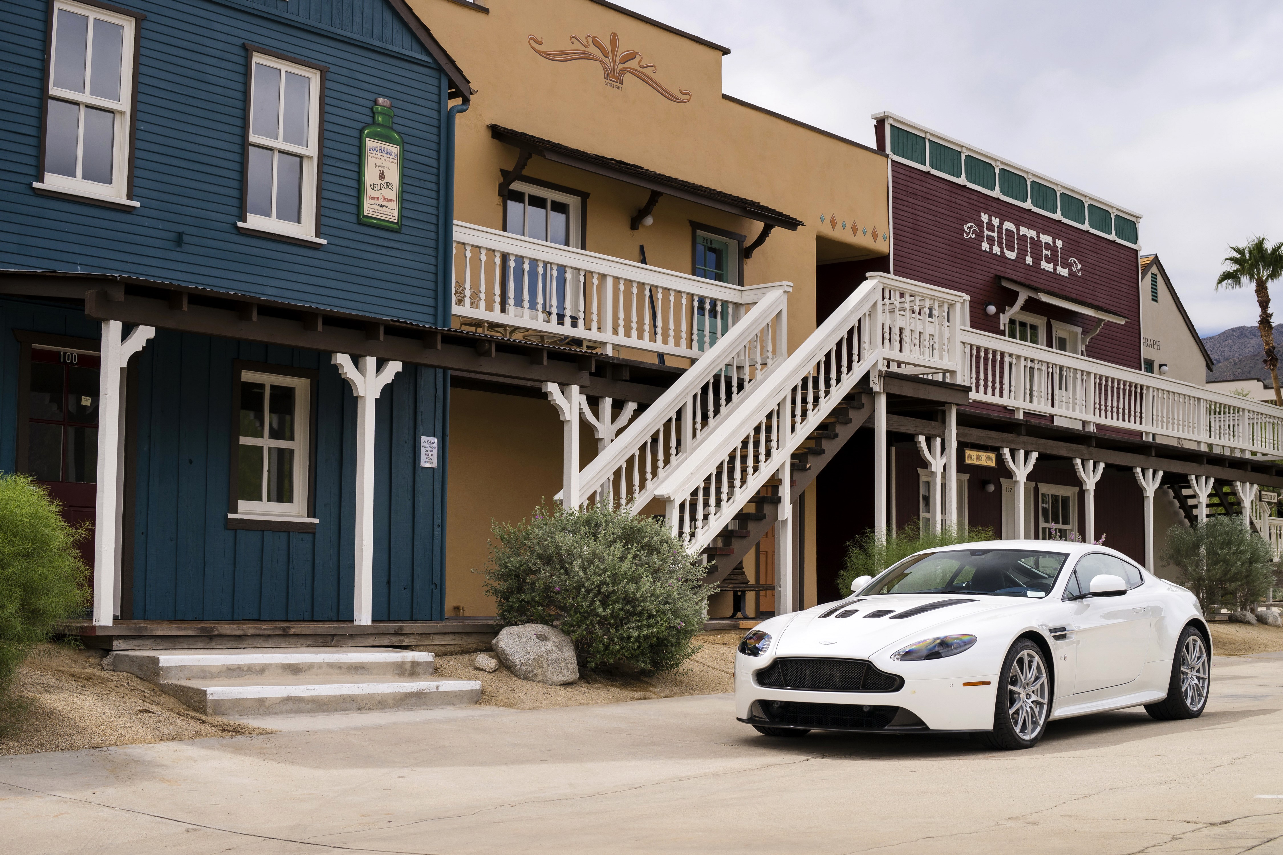 4K 2013 Aston Martin V12 Vantage S HD Wallpaper